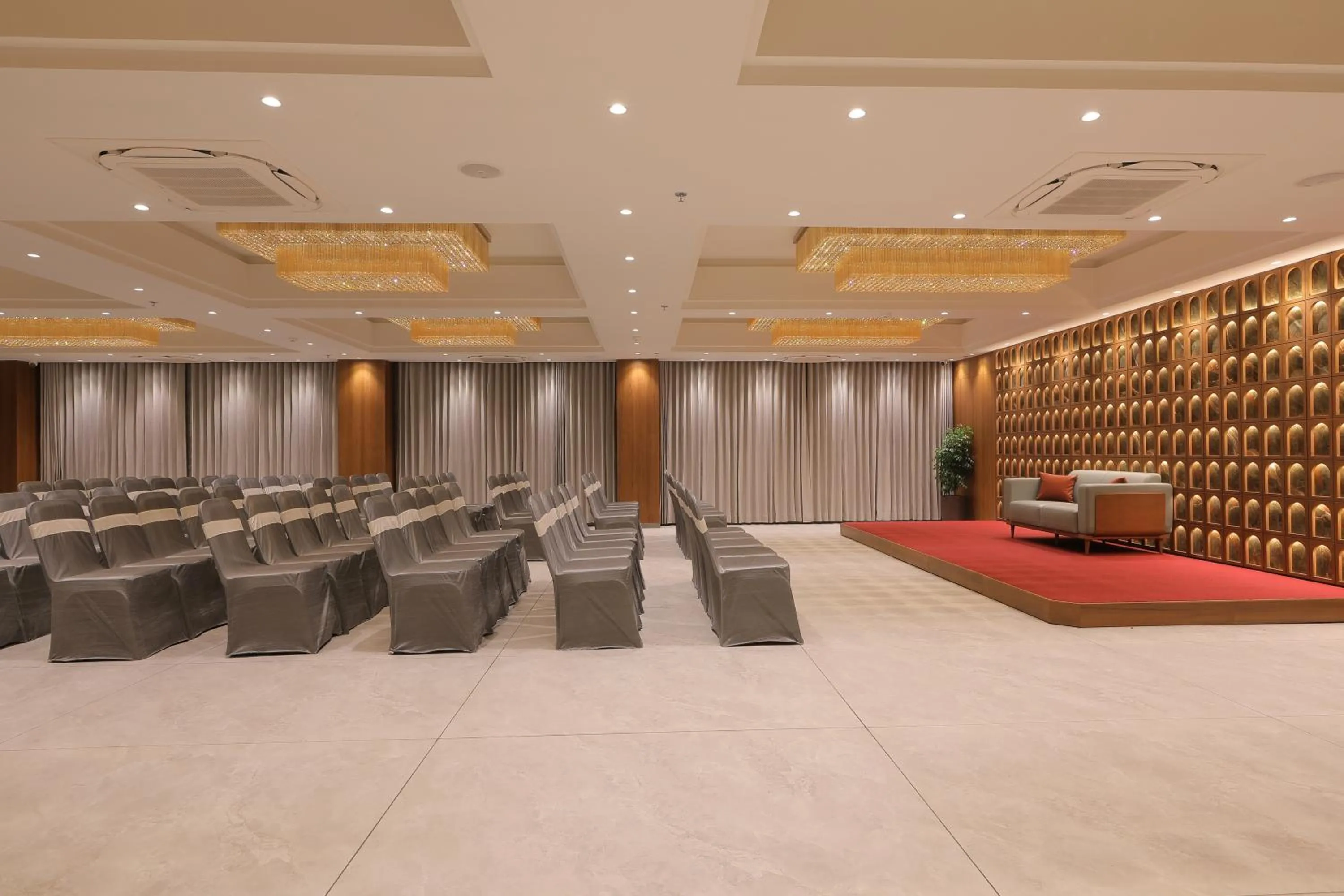 Banquet/Function facilities in Plenteous Inn