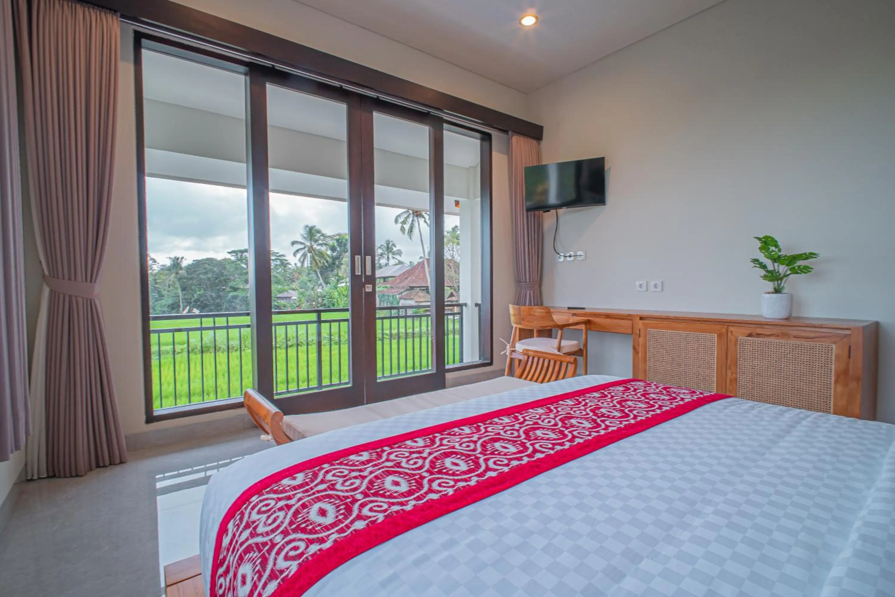 Photo of the whole room, Bed in Mahadewi Sunset Villa