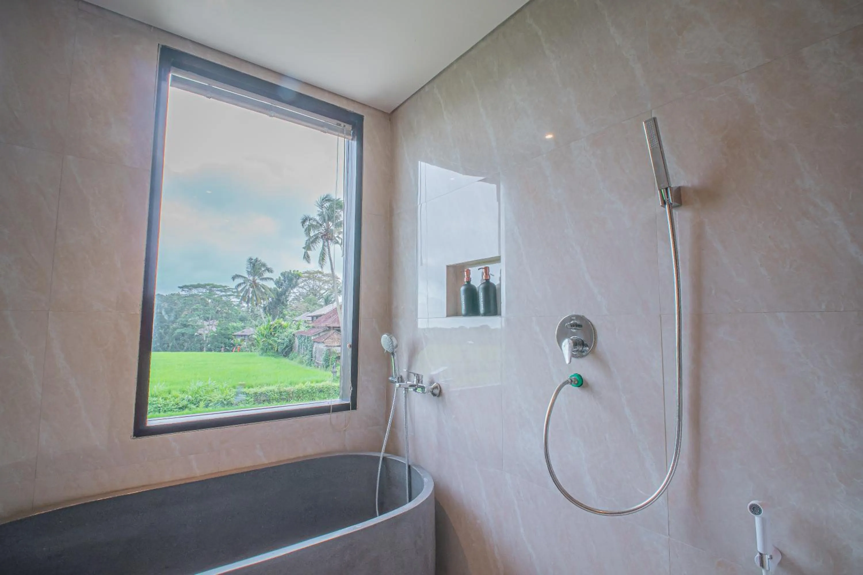 Bath in Mahadewi Sunset Villa