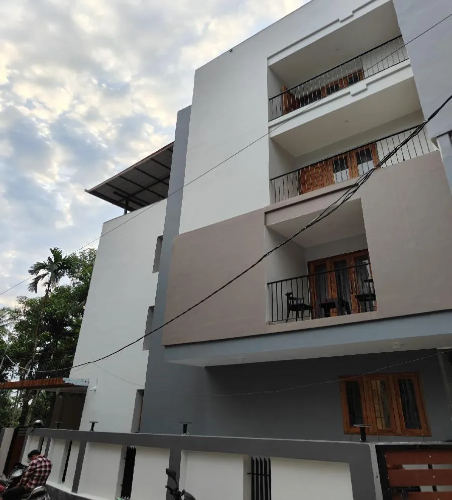 Sakthi Holiday's Inn