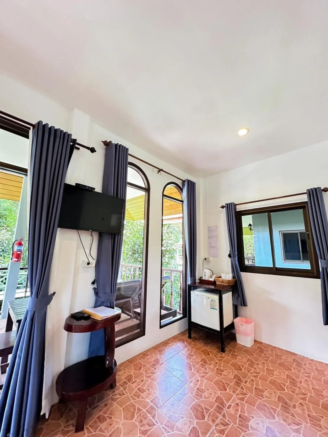 Photo of the whole room in Khao Sok Jungle Huts Resort