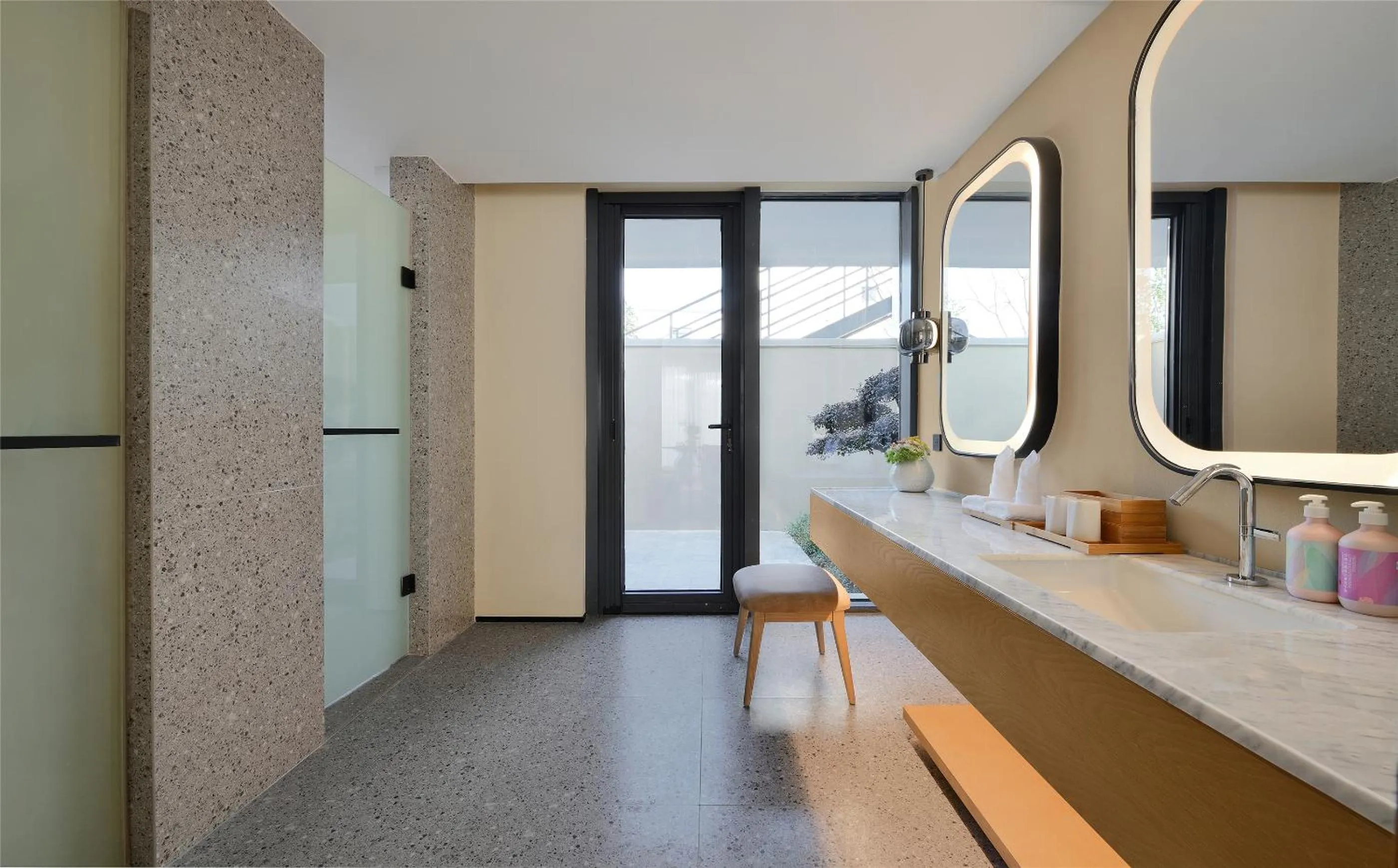 Shower in Blossom House Suzhou