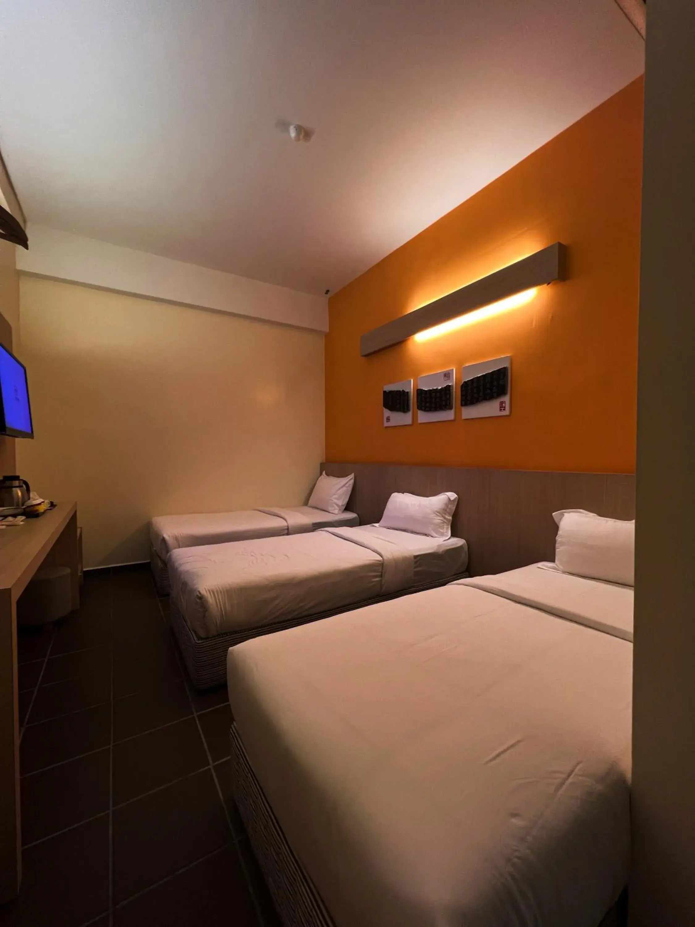 Triple Room in Fomecs Boutique Hotel, Jonker Street Triple Room in Fomecs Boutique Hotel, Jonker Street