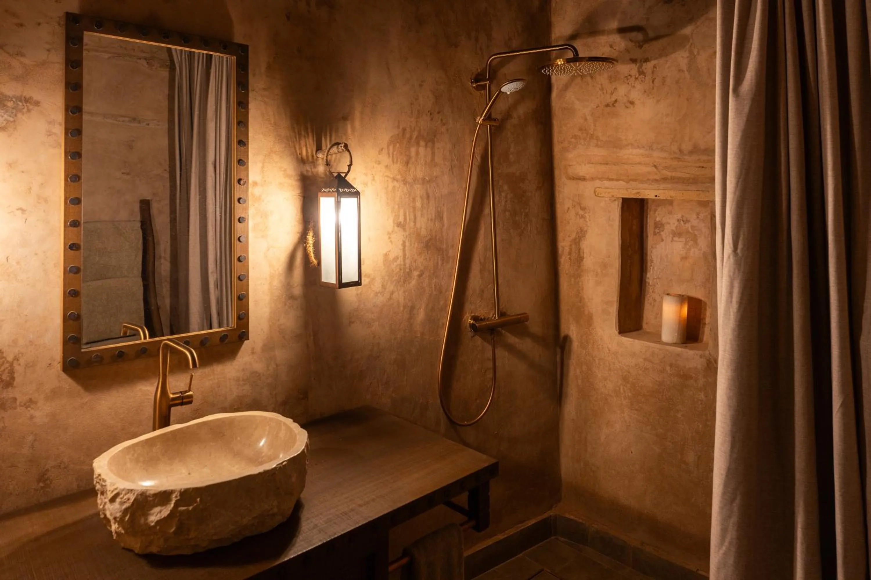 Shower in Dar Tantora The House Hotel