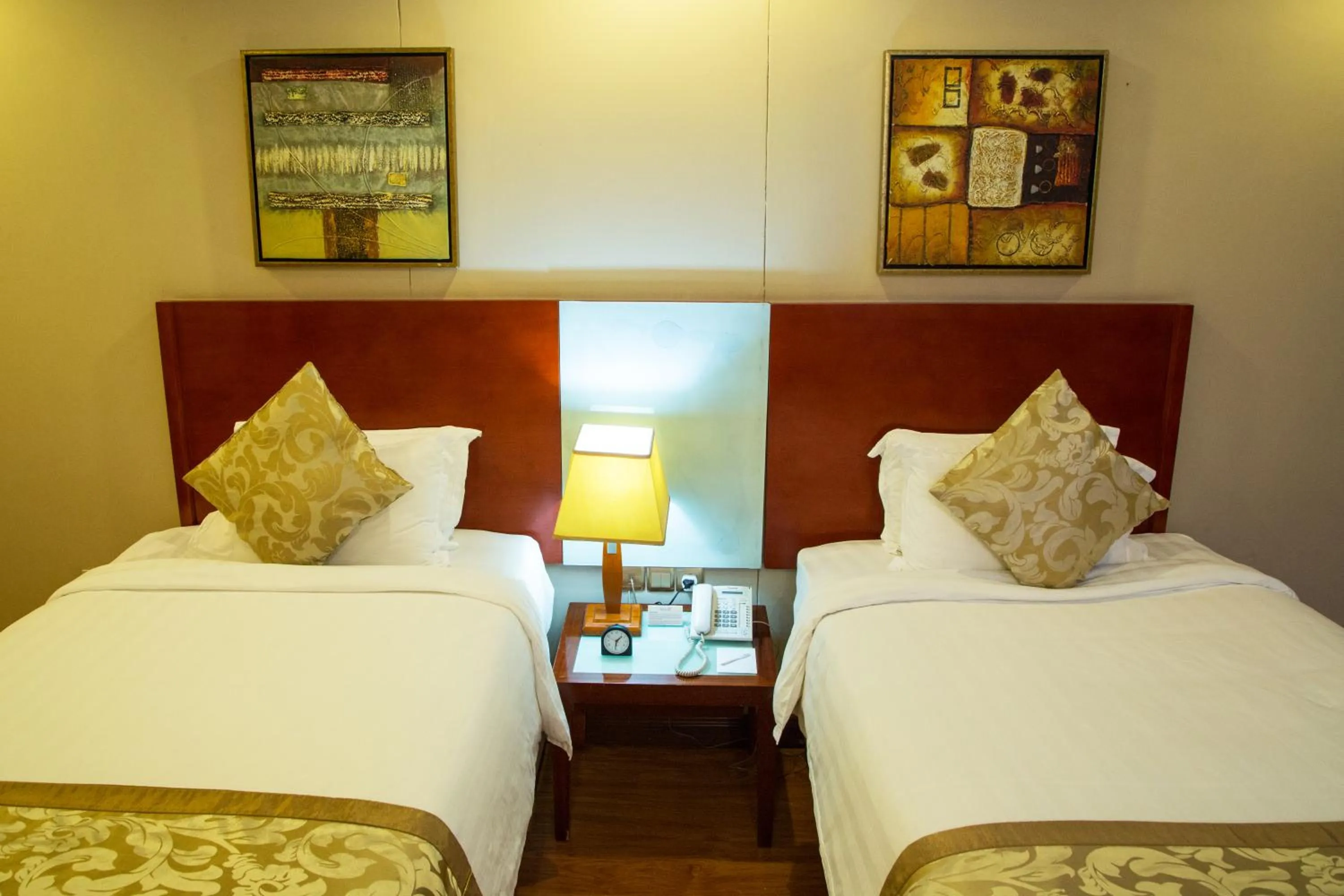 Bedroom, Bed in Jupiter International Hotel - Cazanchis