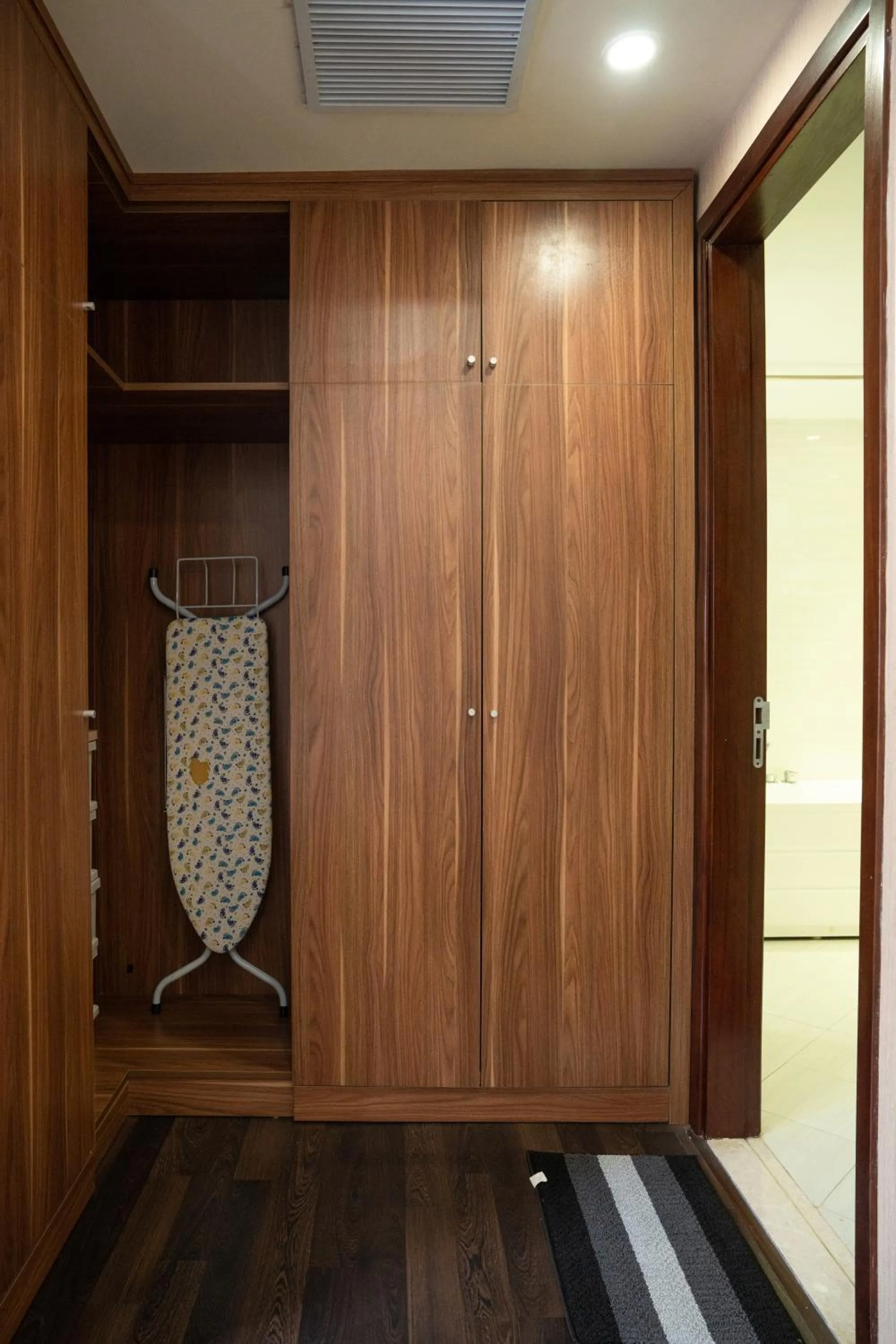 wardrobe in Viet Vuong Building Ha Noi Capital