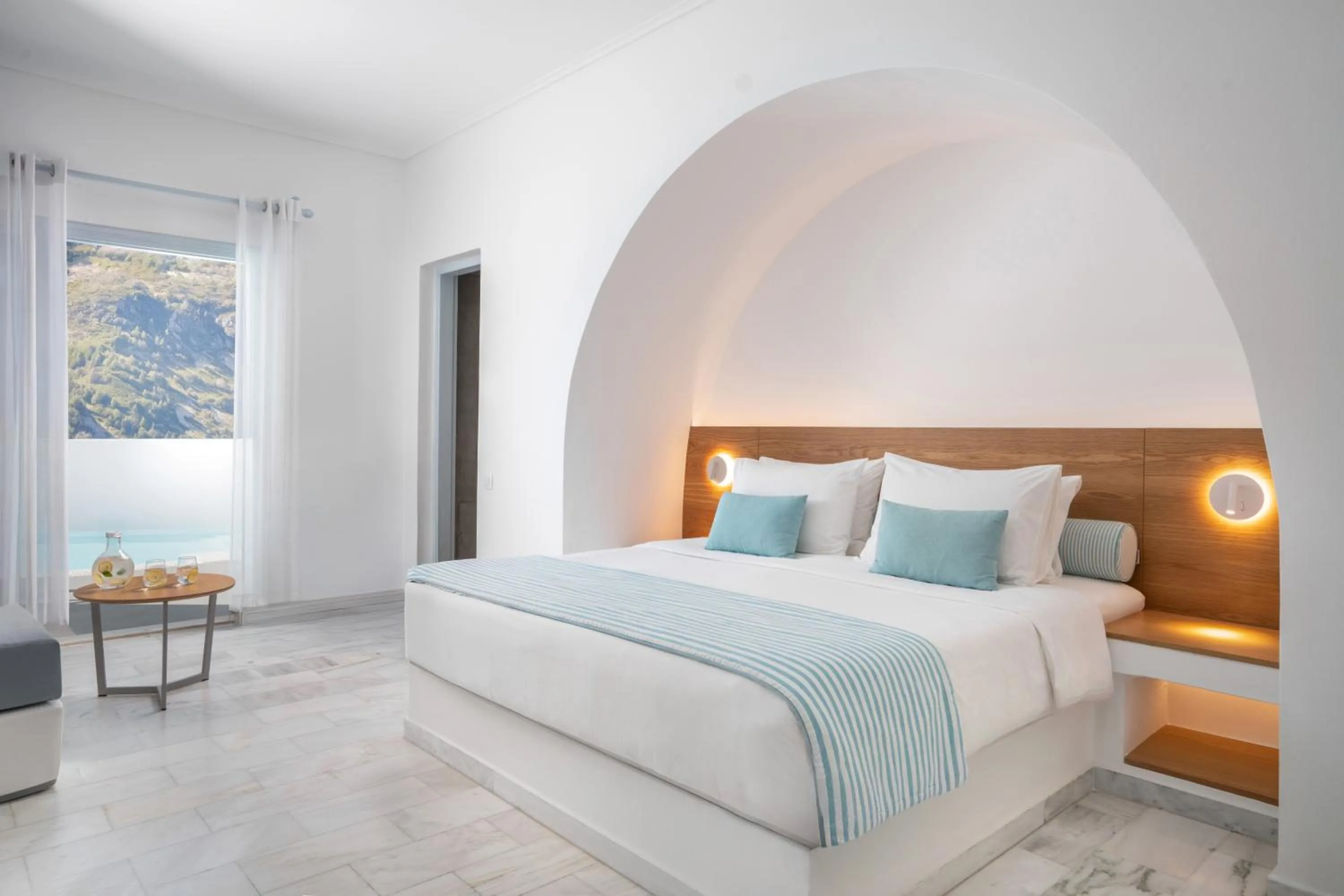 Bed in Santorini Kastelli Resort