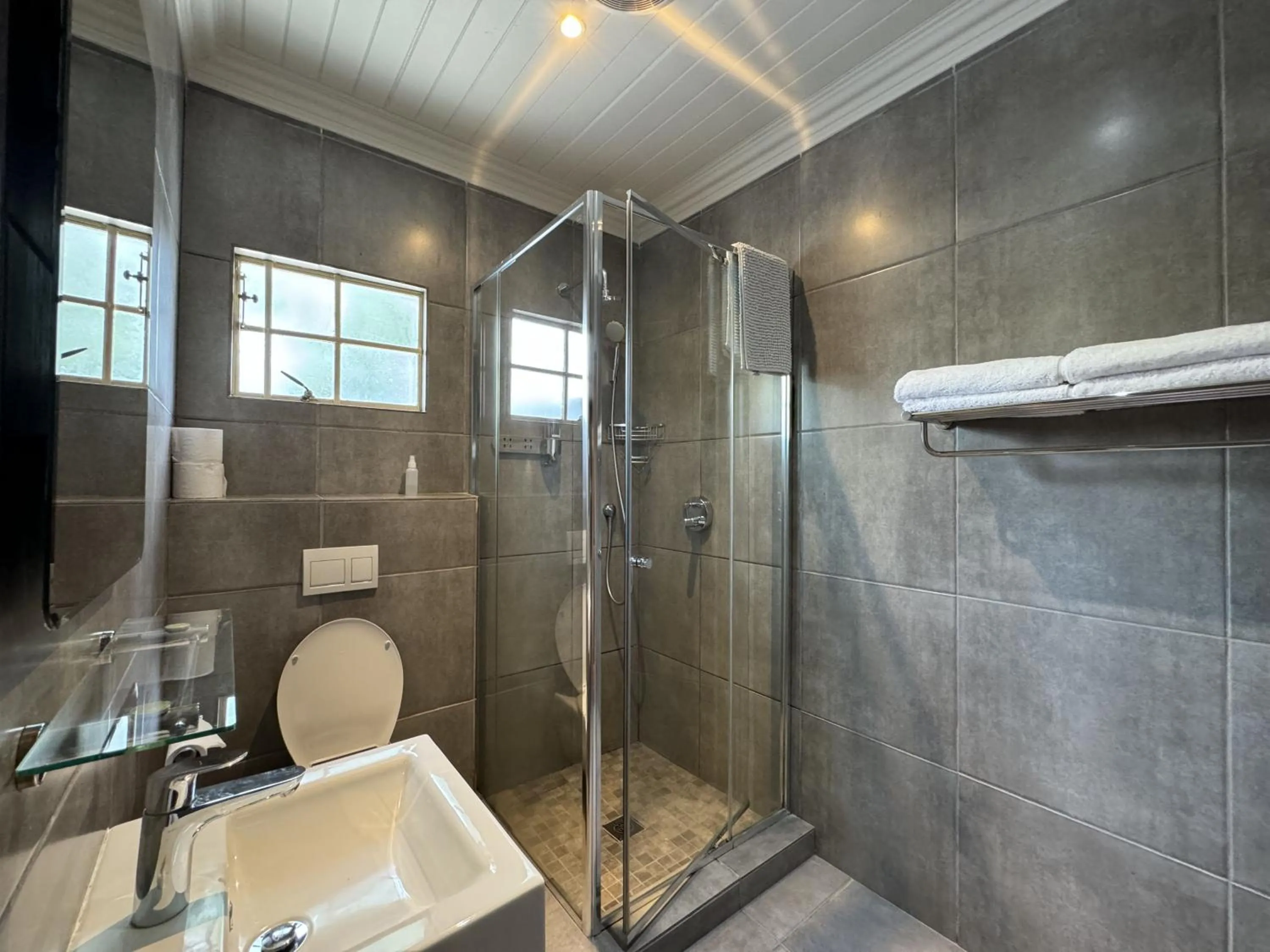 Shower in ilanda Guest House