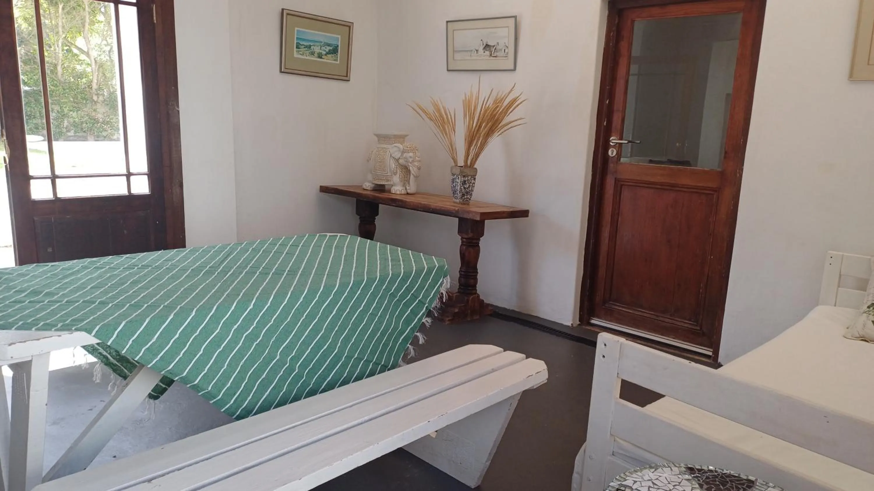 Photo of the whole room, Bed in Paternoster Place