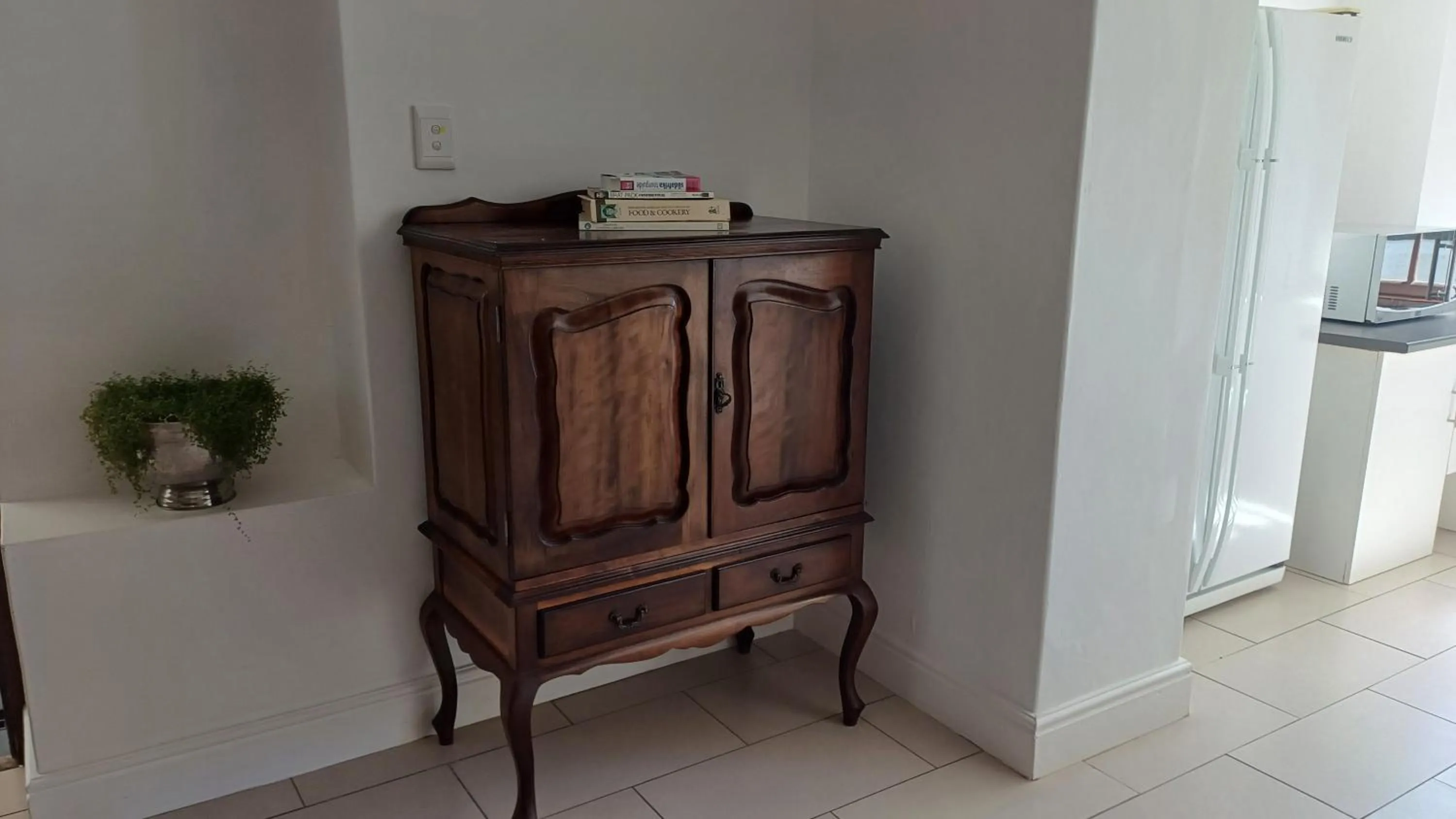 wardrobe in Paternoster Place