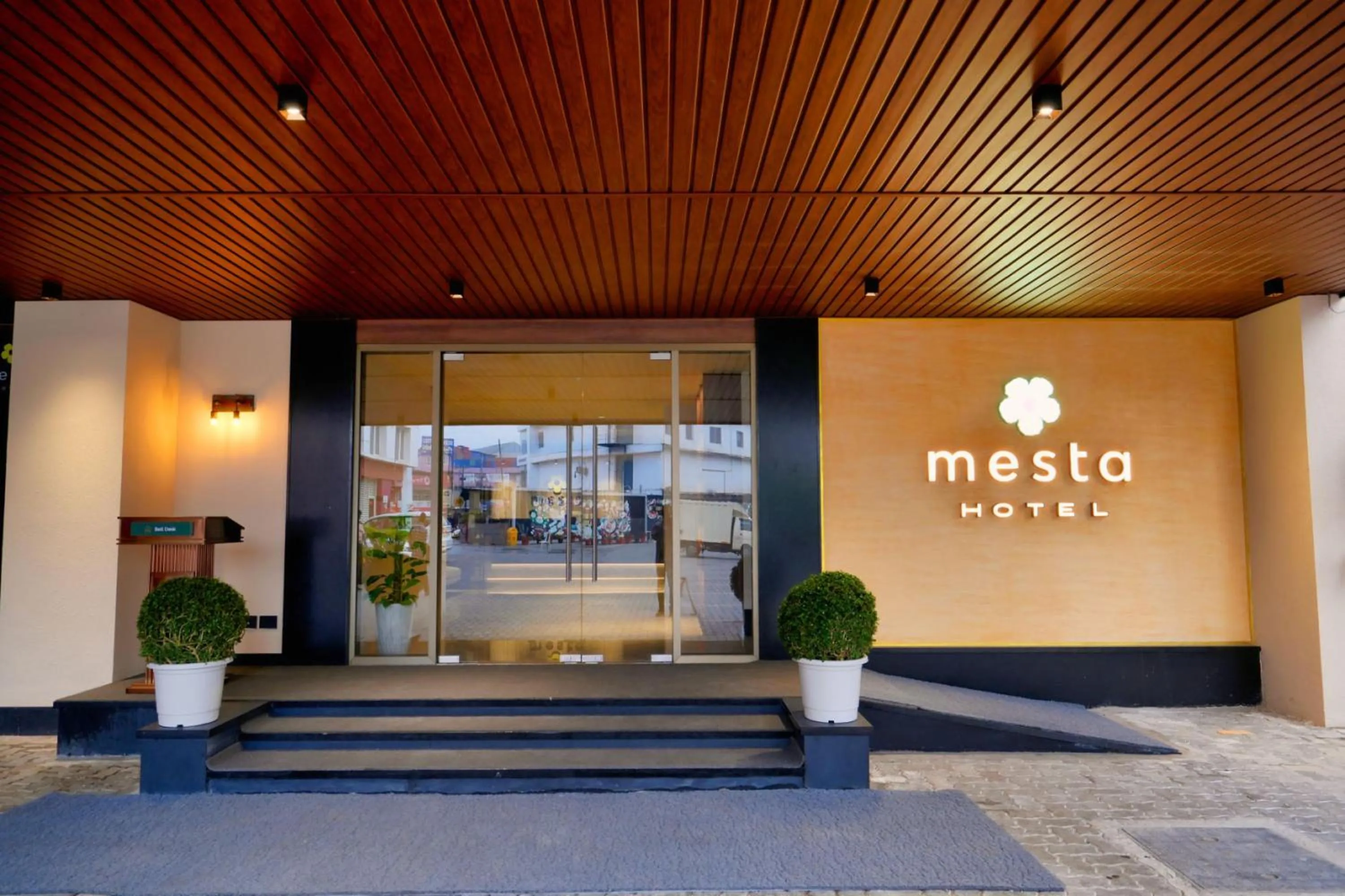 Facade/entrance in mesta Hotel