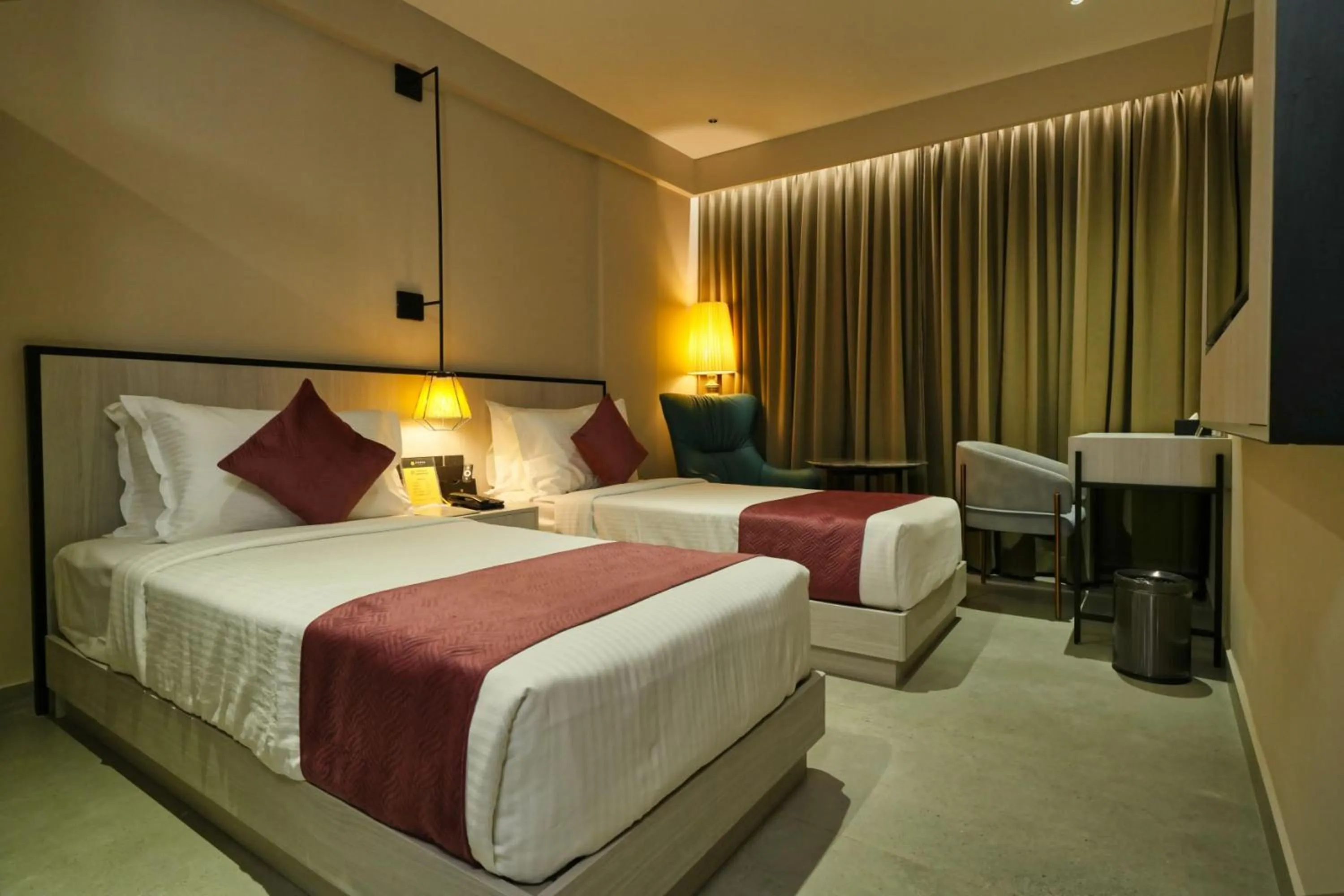 Photo of the whole room, Bed in mesta Hotel