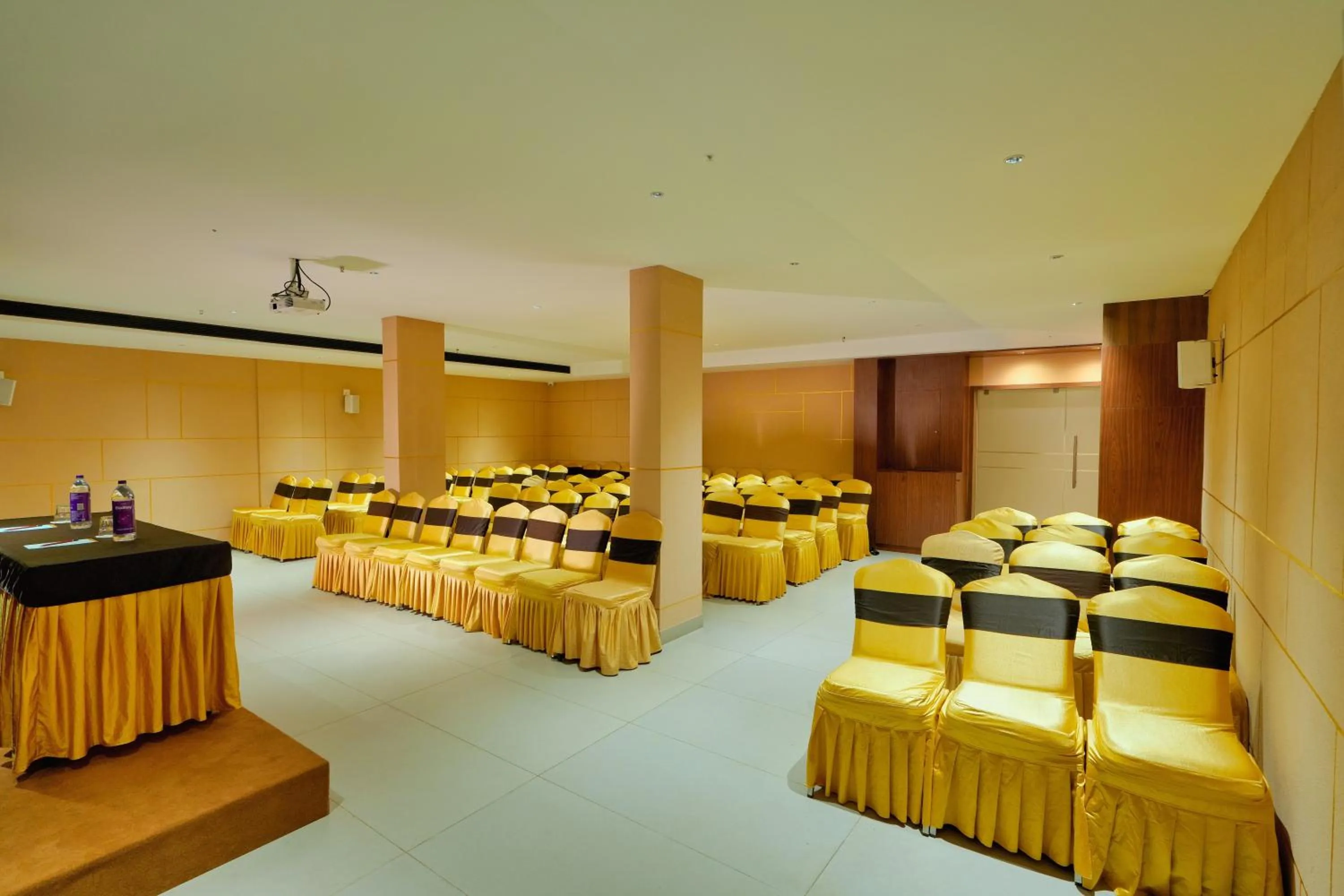 Property building in mesta Hotel