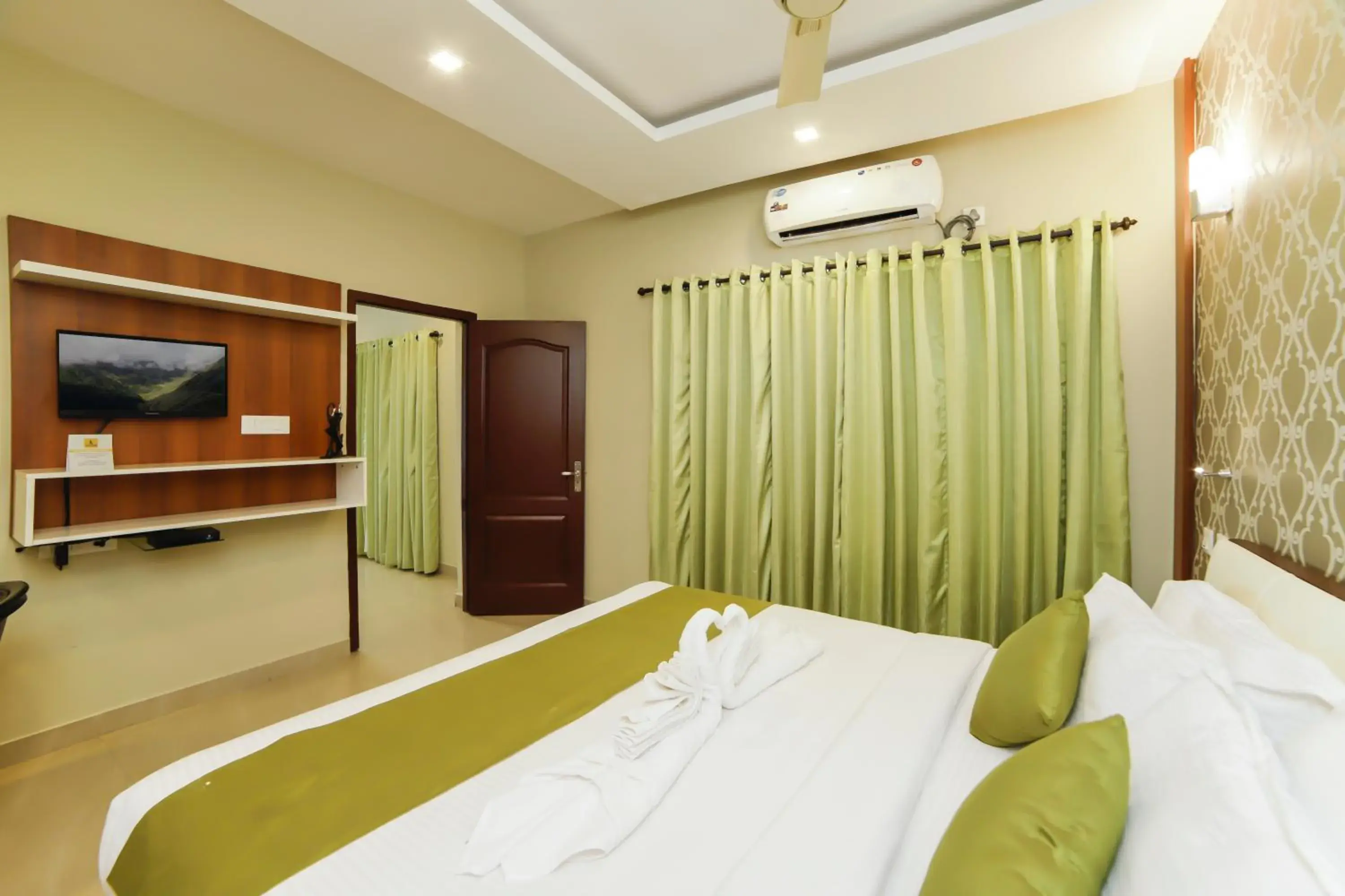 Deluxe Double Room in Sreepathi Indraprastha Deluxe Double Room in Sreepathi Indraprastha