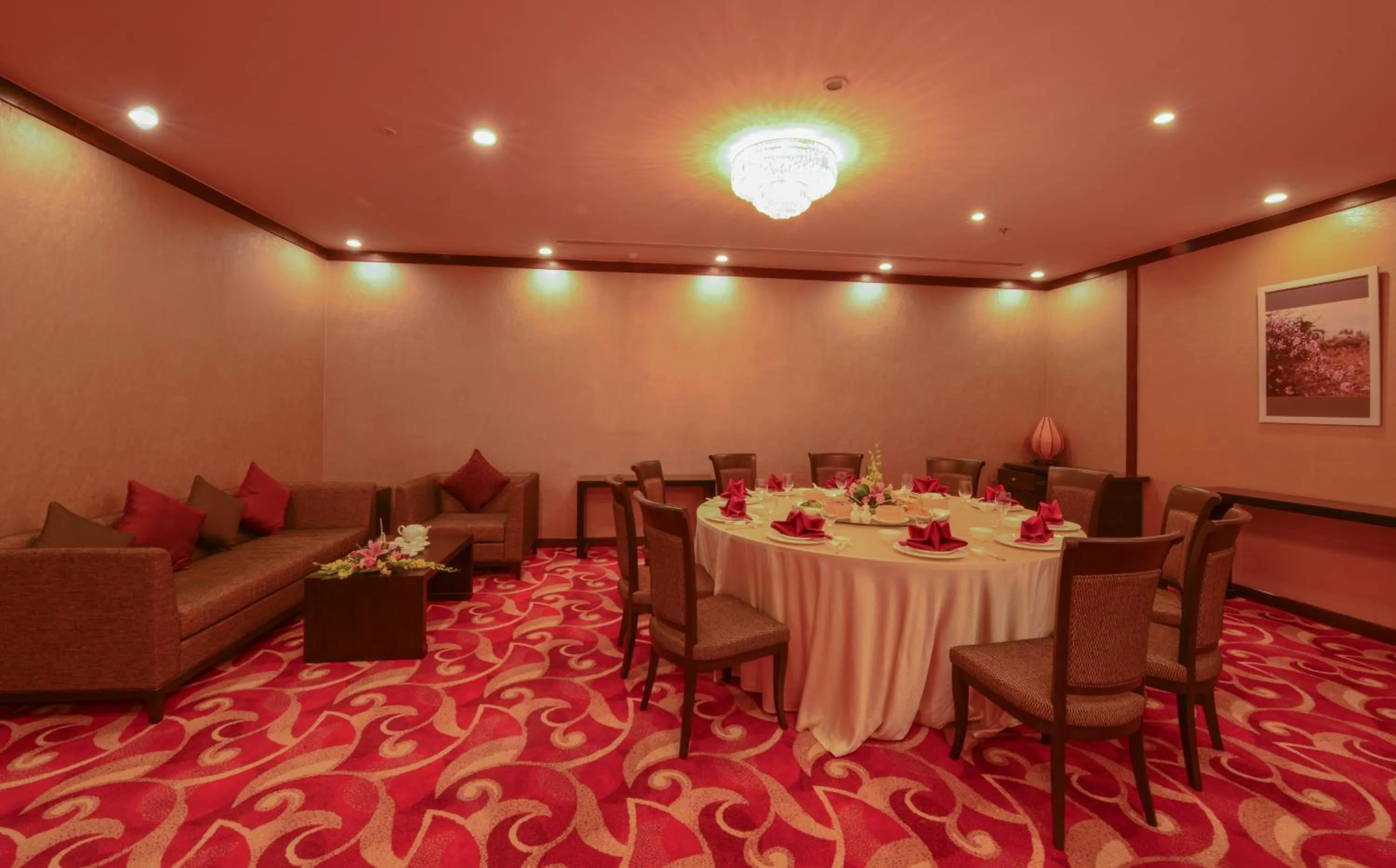 Restaurant/places to eat in Aristo International Hotel