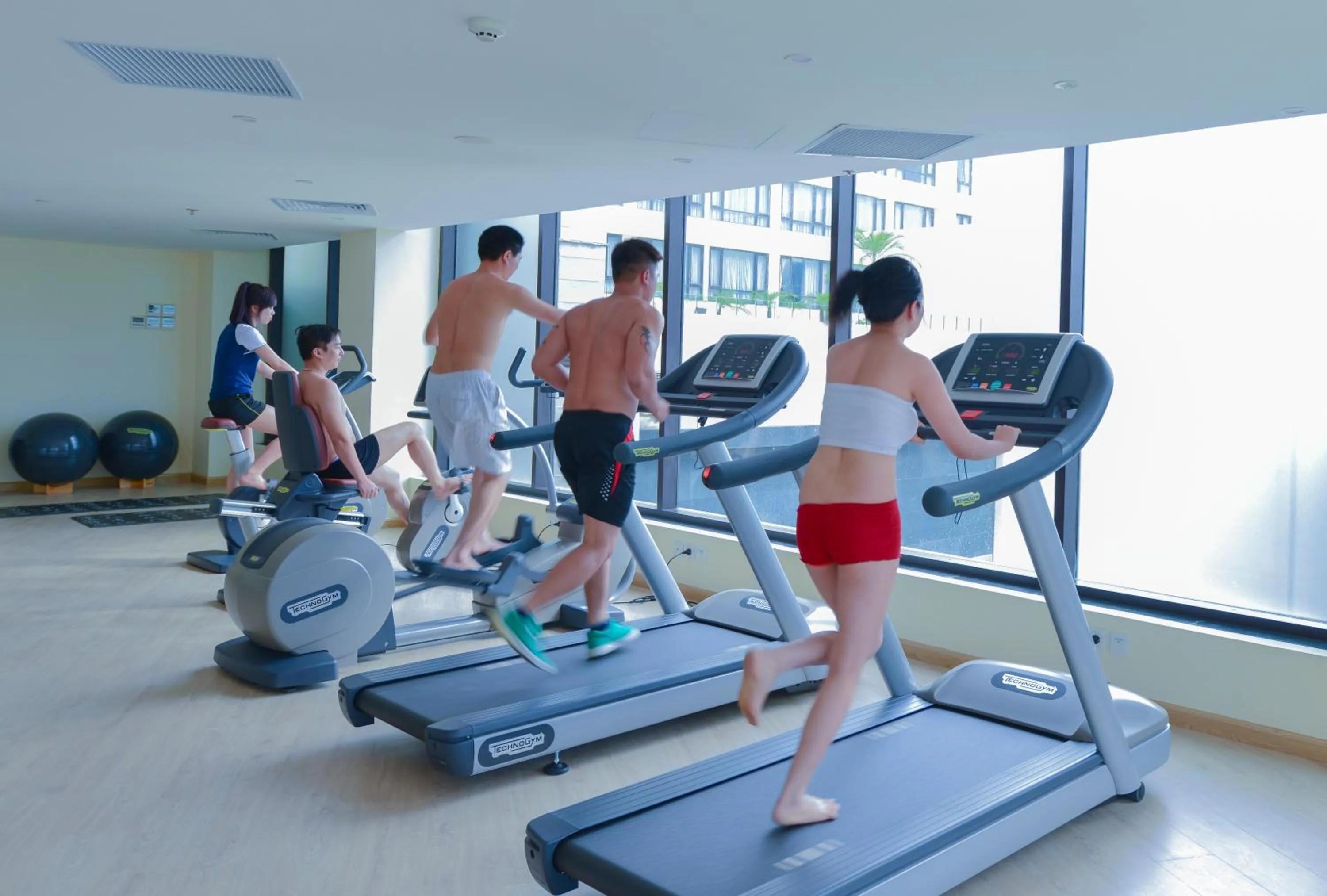 Fitness centre/facilities in Aristo International Hotel