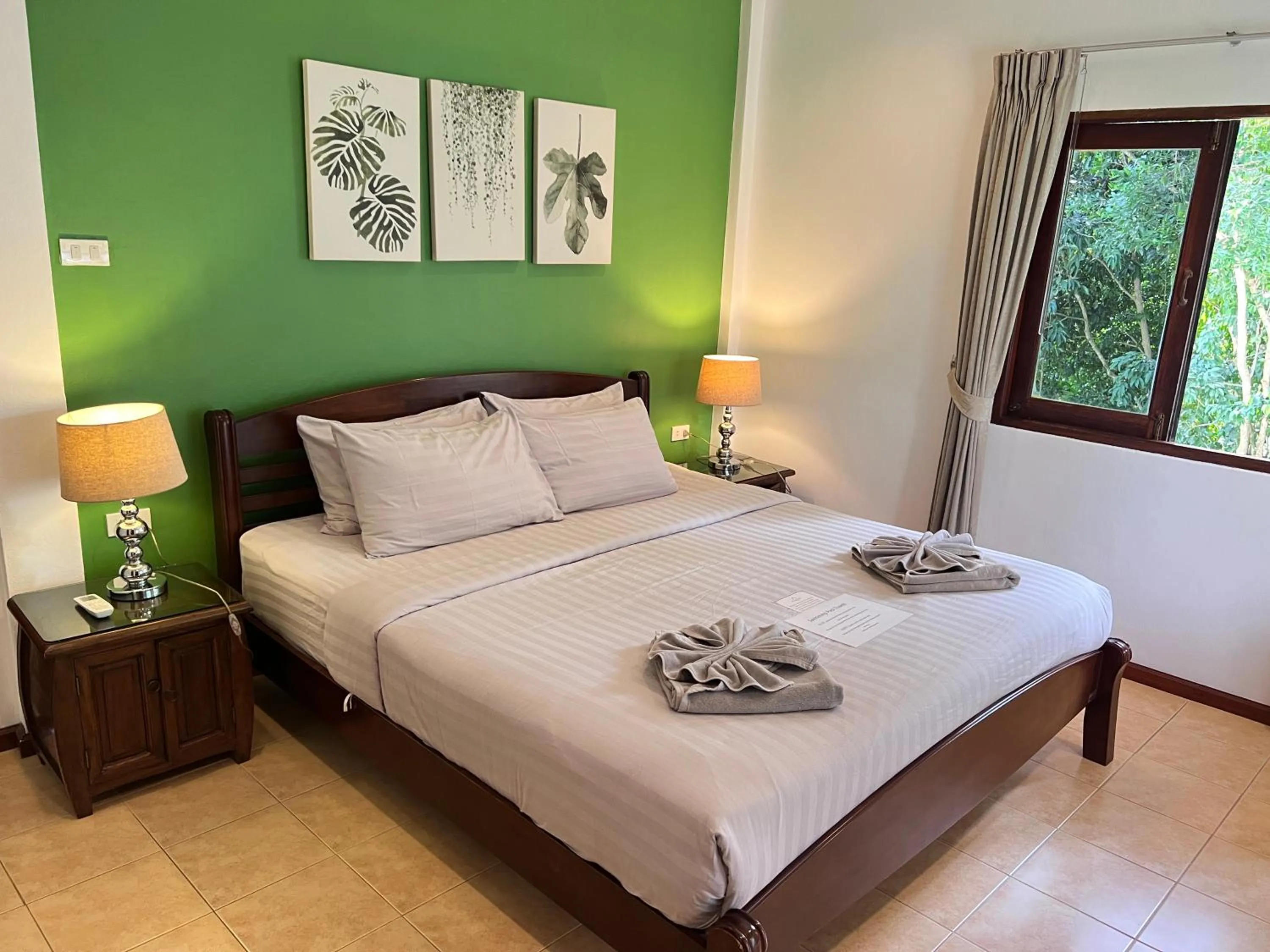 Bedroom, Bed in Woodlawn Villas Resort