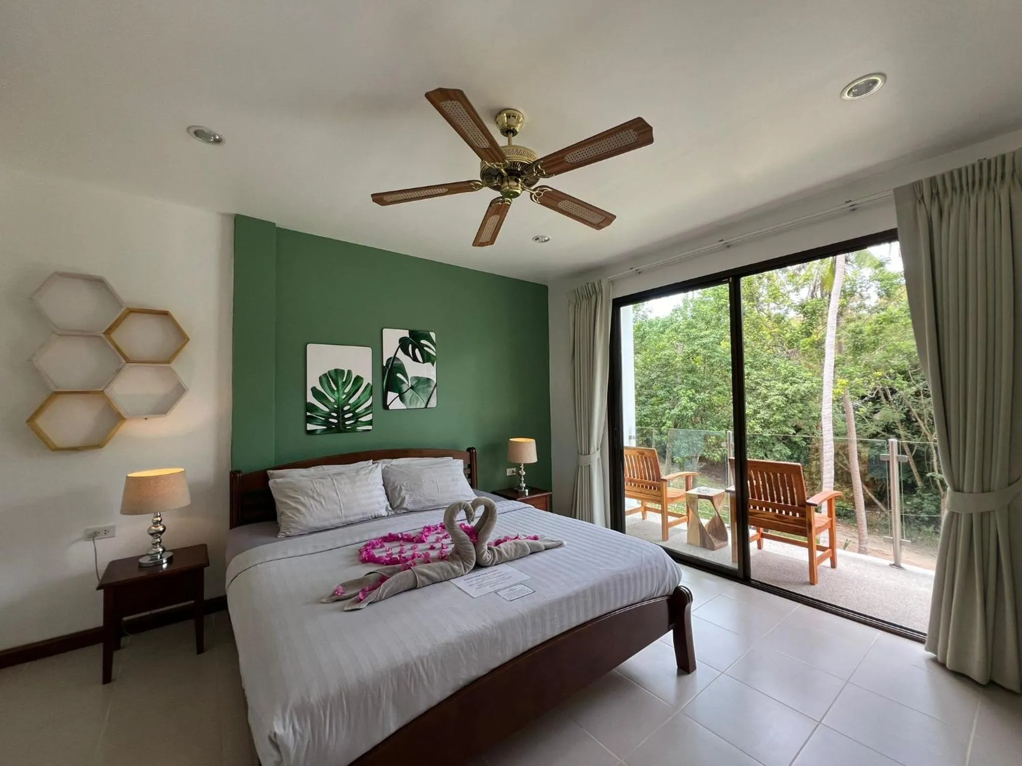 Bedroom, Bed in Woodlawn Villas Resort