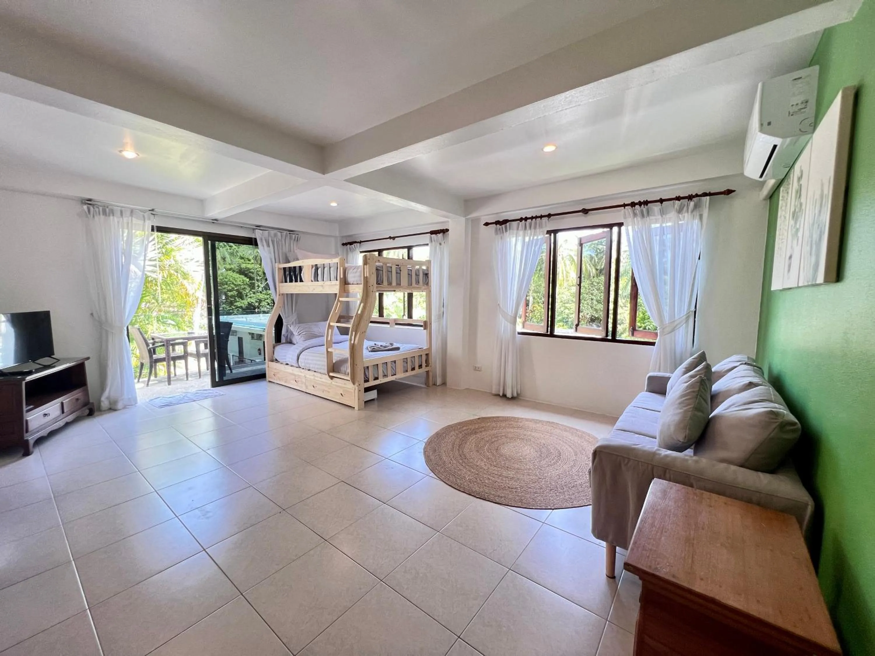 Living room in Woodlawn Villas Resort