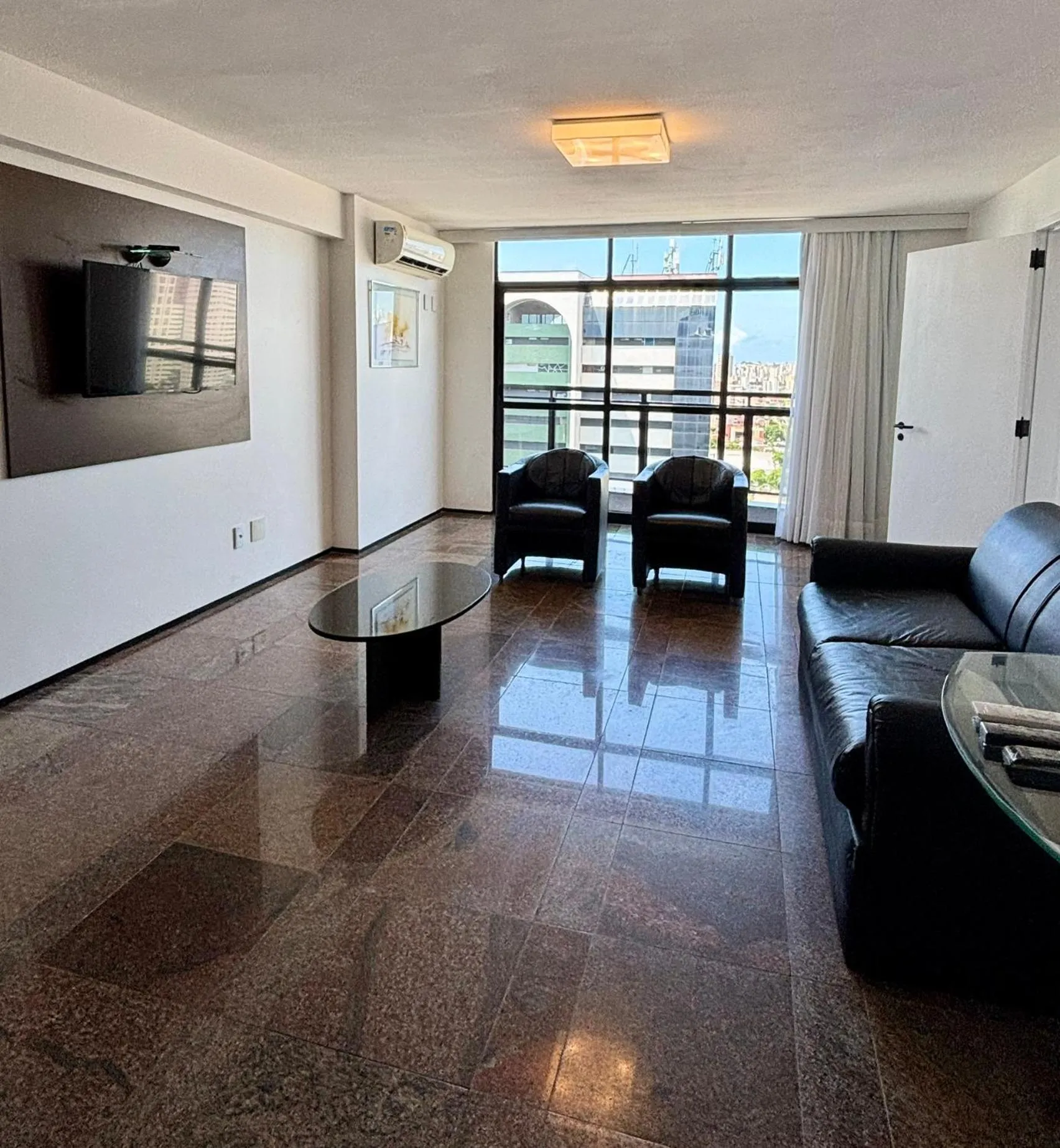 Communal lounge/ TV room in Hotel Brasil Tropical