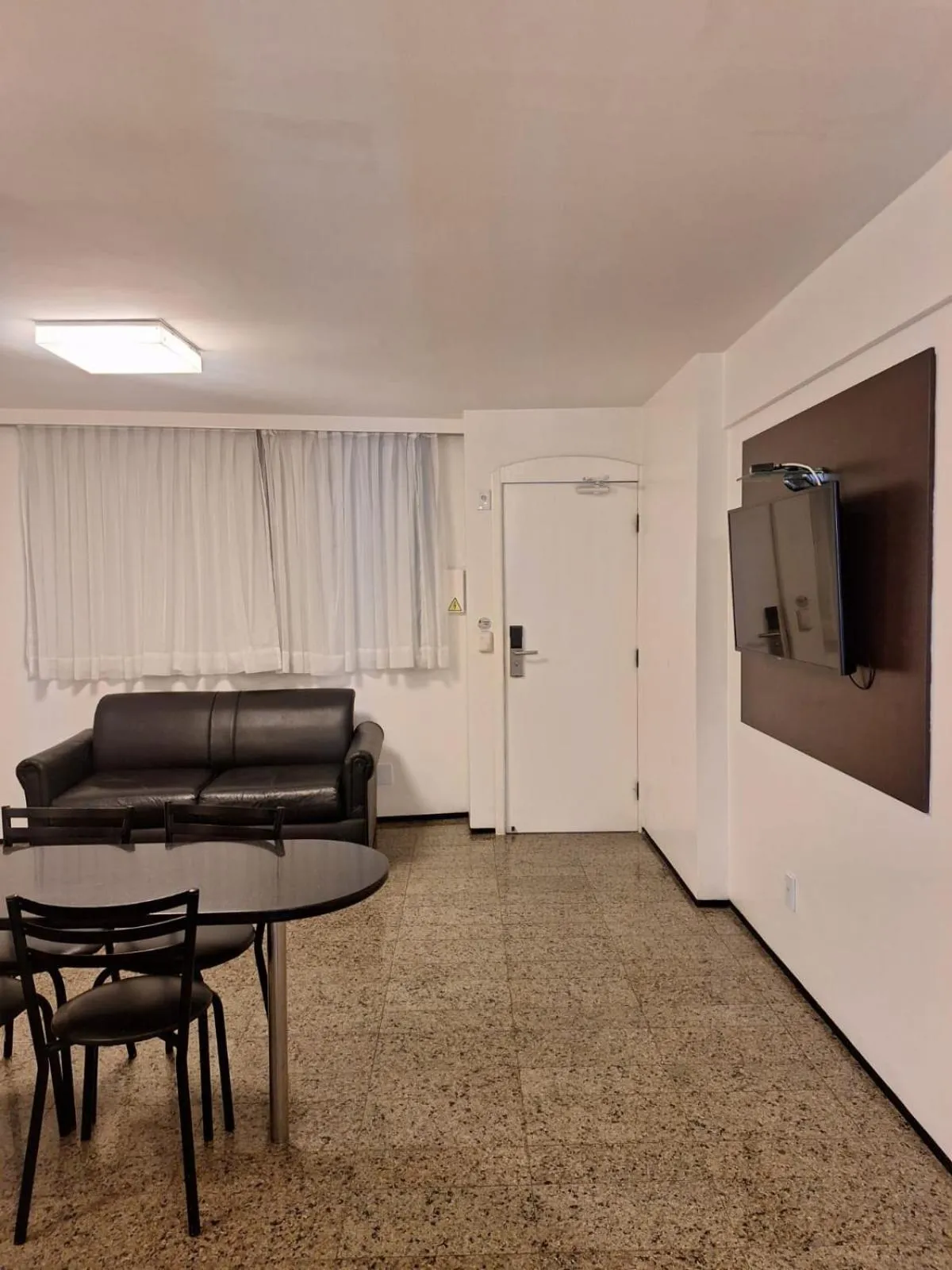 Communal lounge/ TV room in Hotel Brasil Tropical