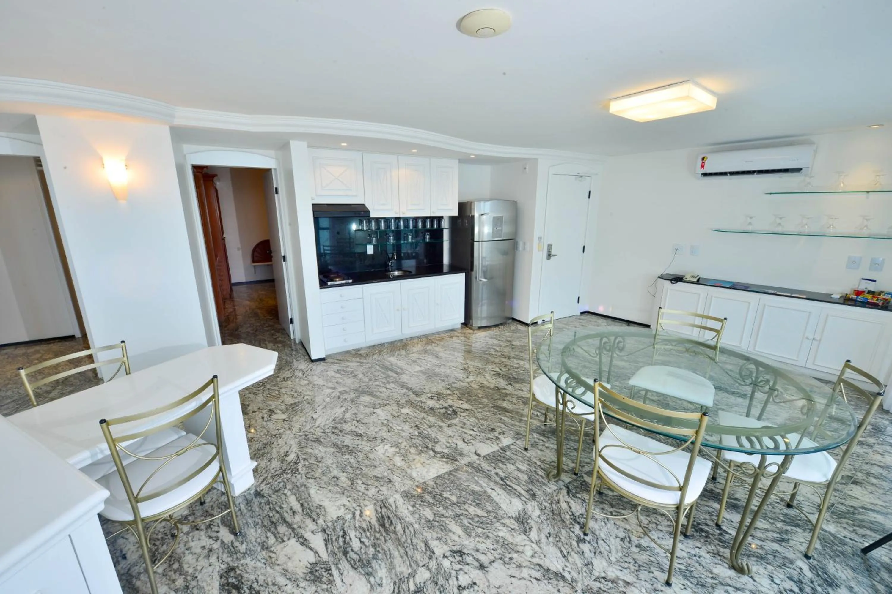 Dining area in Hotel Brasil Tropical