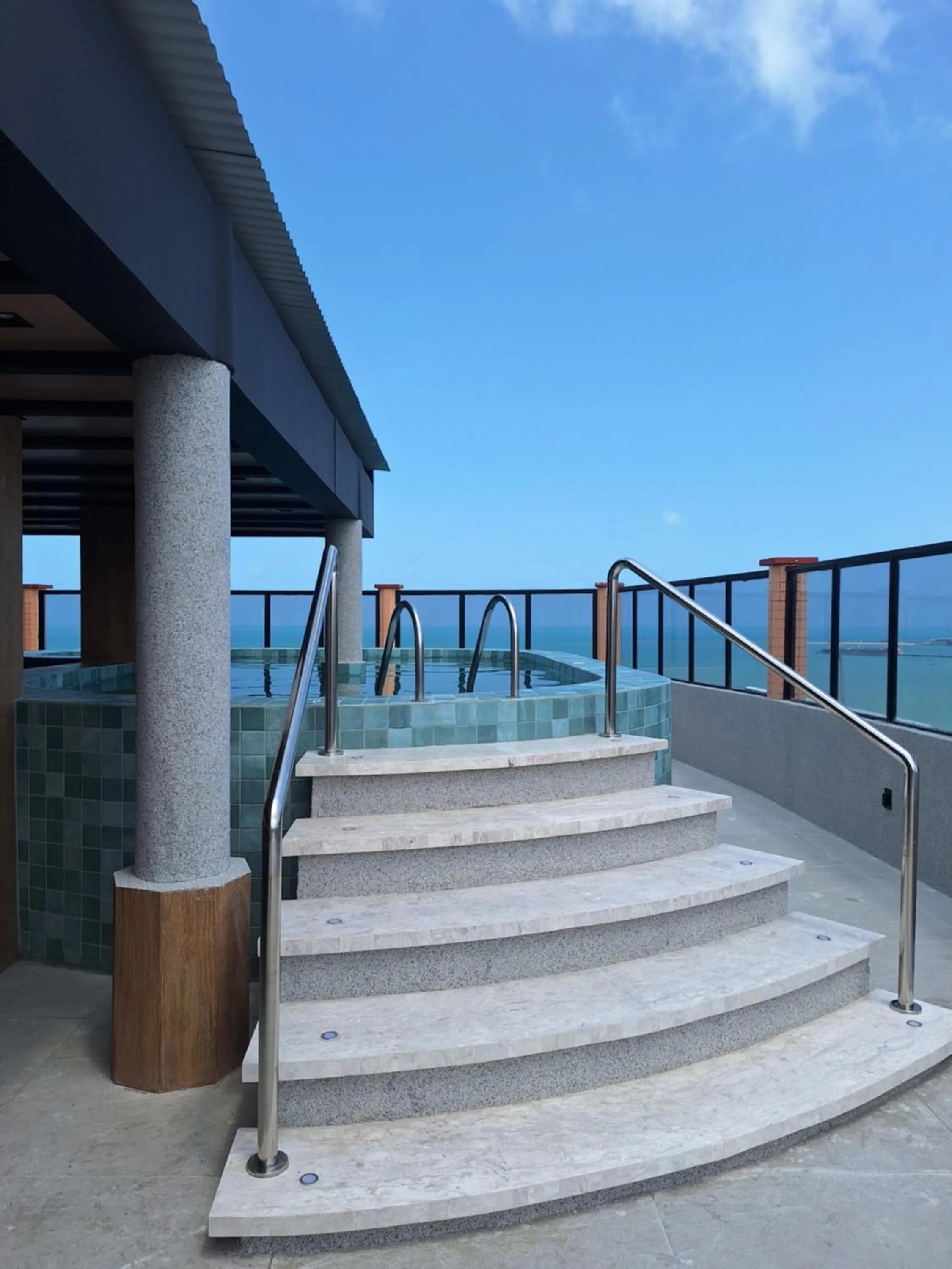 Swimming pool in Hotel Brasil Tropical