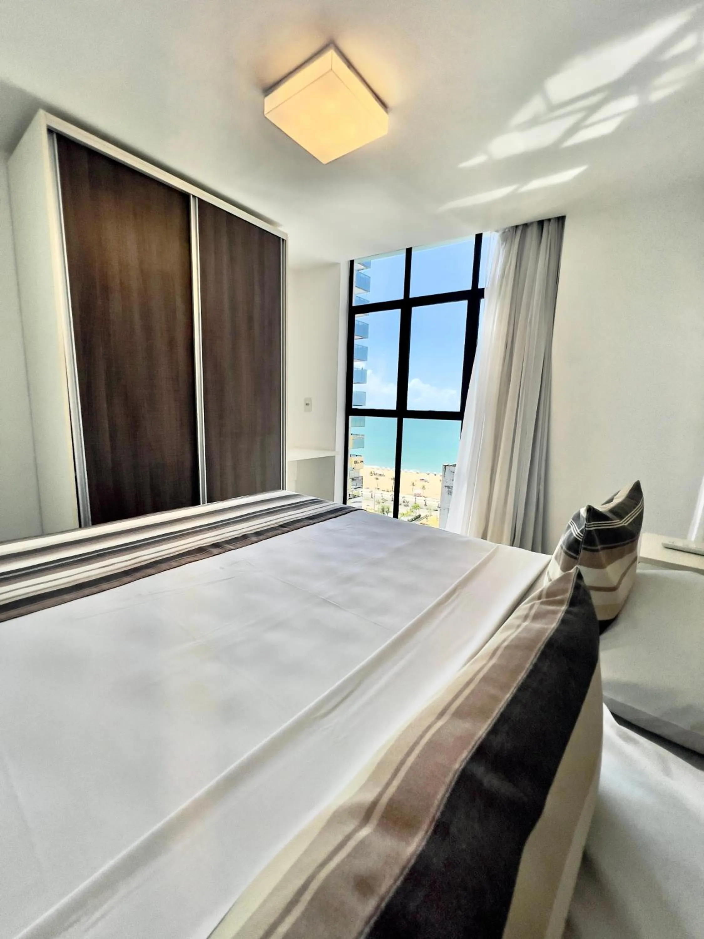 View (from property/room), Bed in Hotel Brasil Tropical