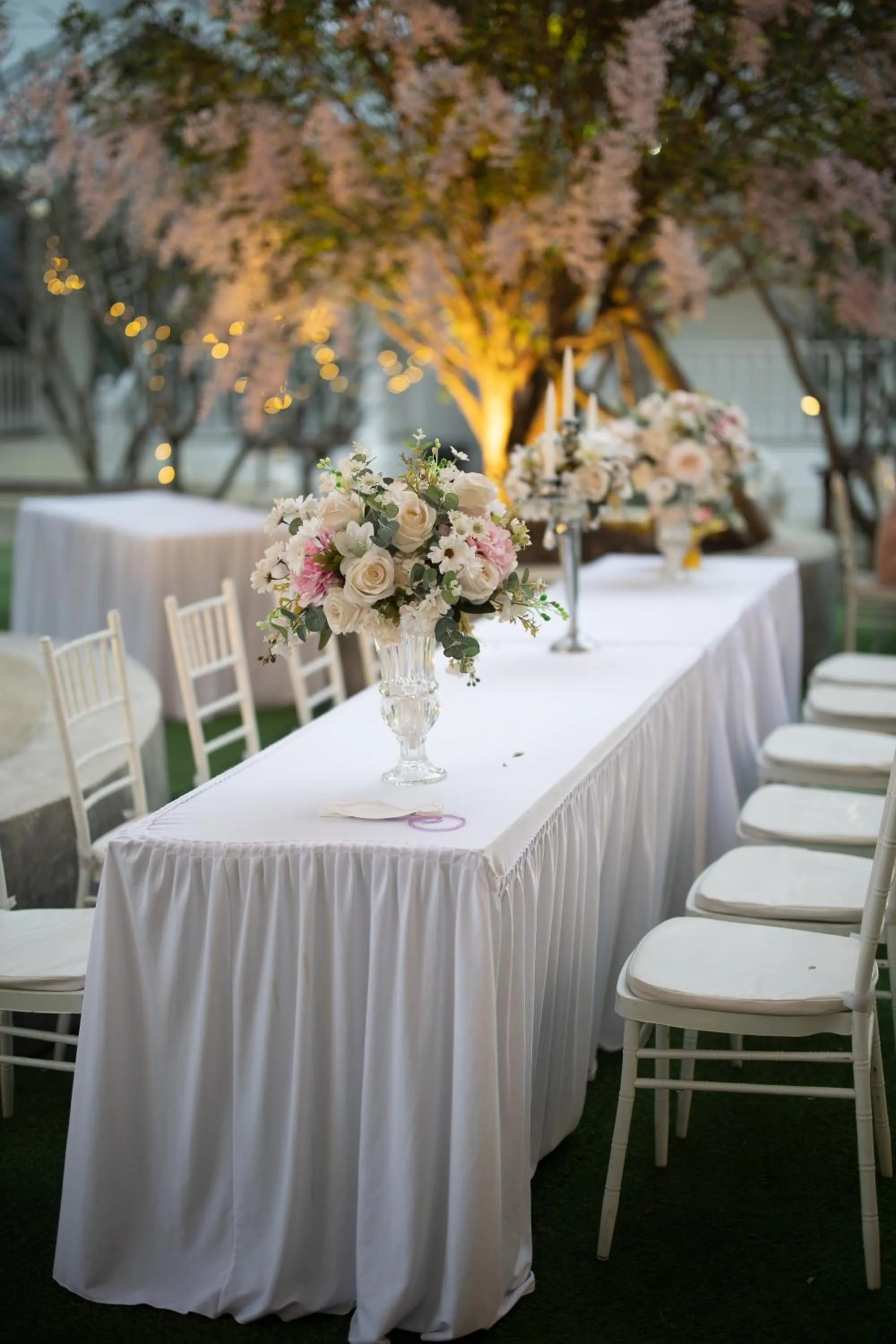 Restaurant/places to eat in Bananaleaf Wedding Cafe & Resort