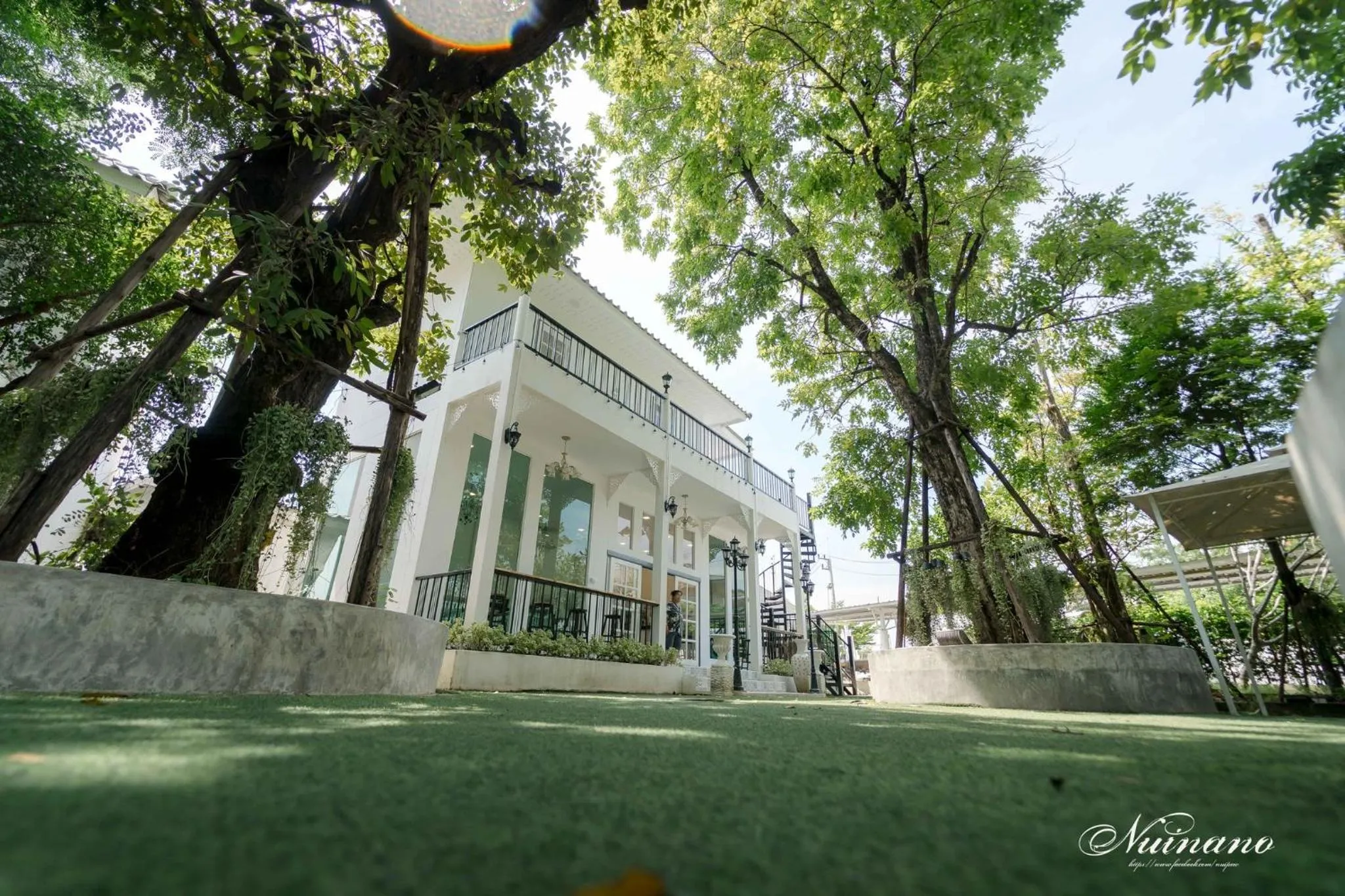 Restaurant/places to eat in Bananaleaf Wedding Cafe & Resort