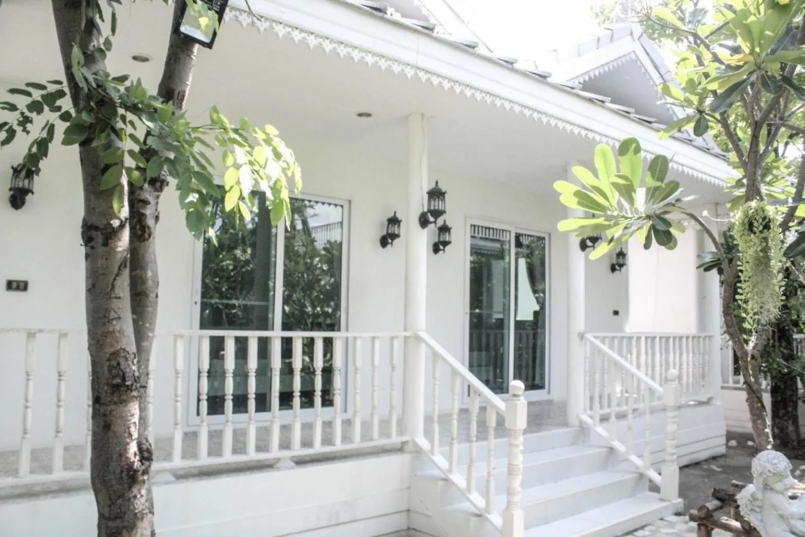 Bananaleaf Wedding Cafe & Resort