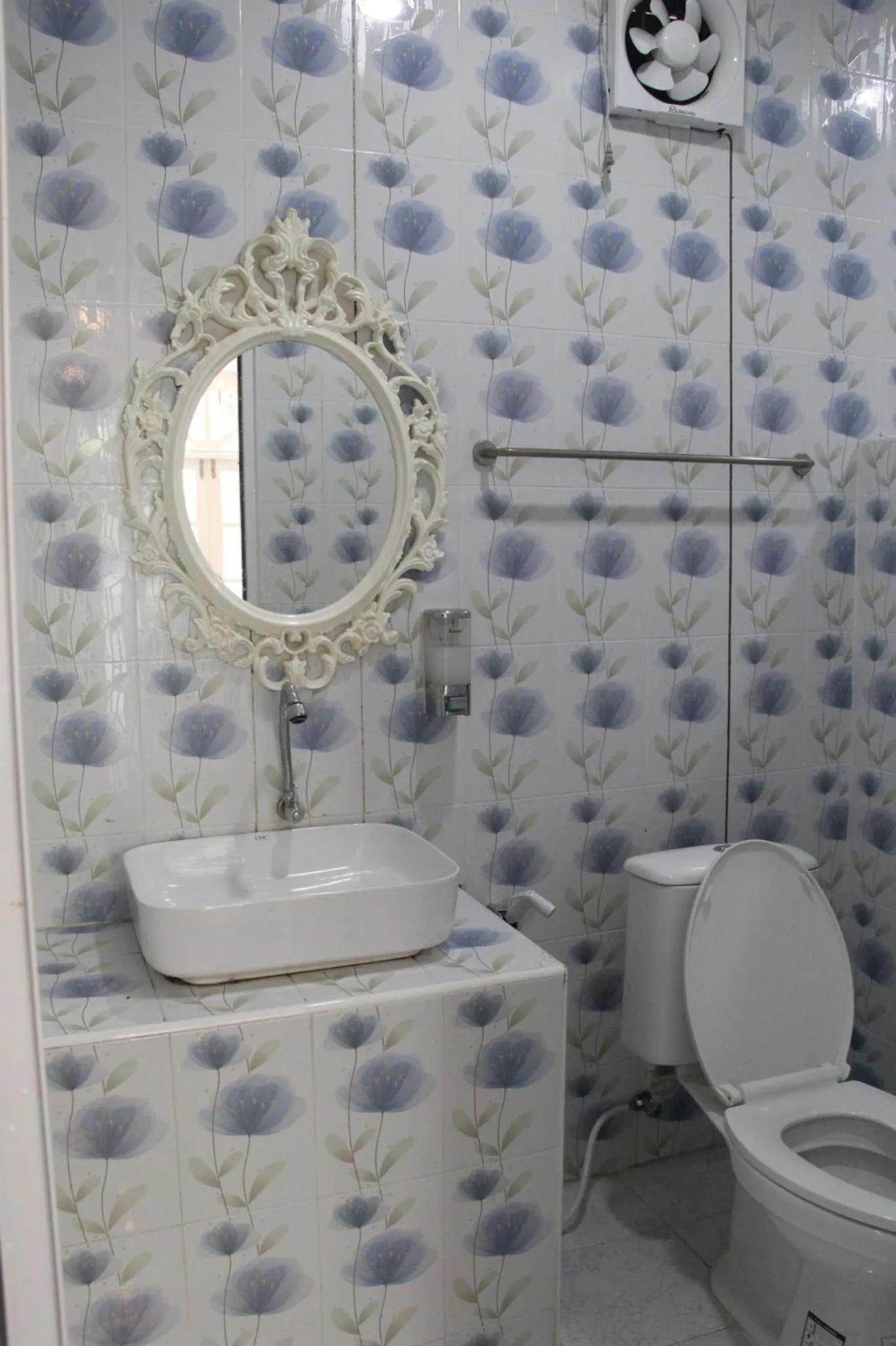 Bananaleaf Wedding Cafe & Resort