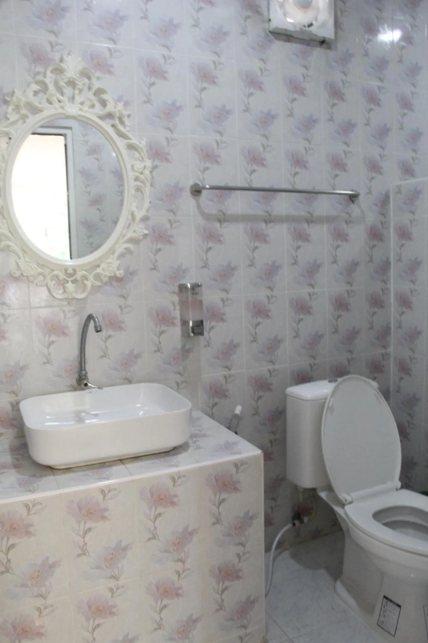 Bathroom in Bananaleaf Wedding Cafe & Resort