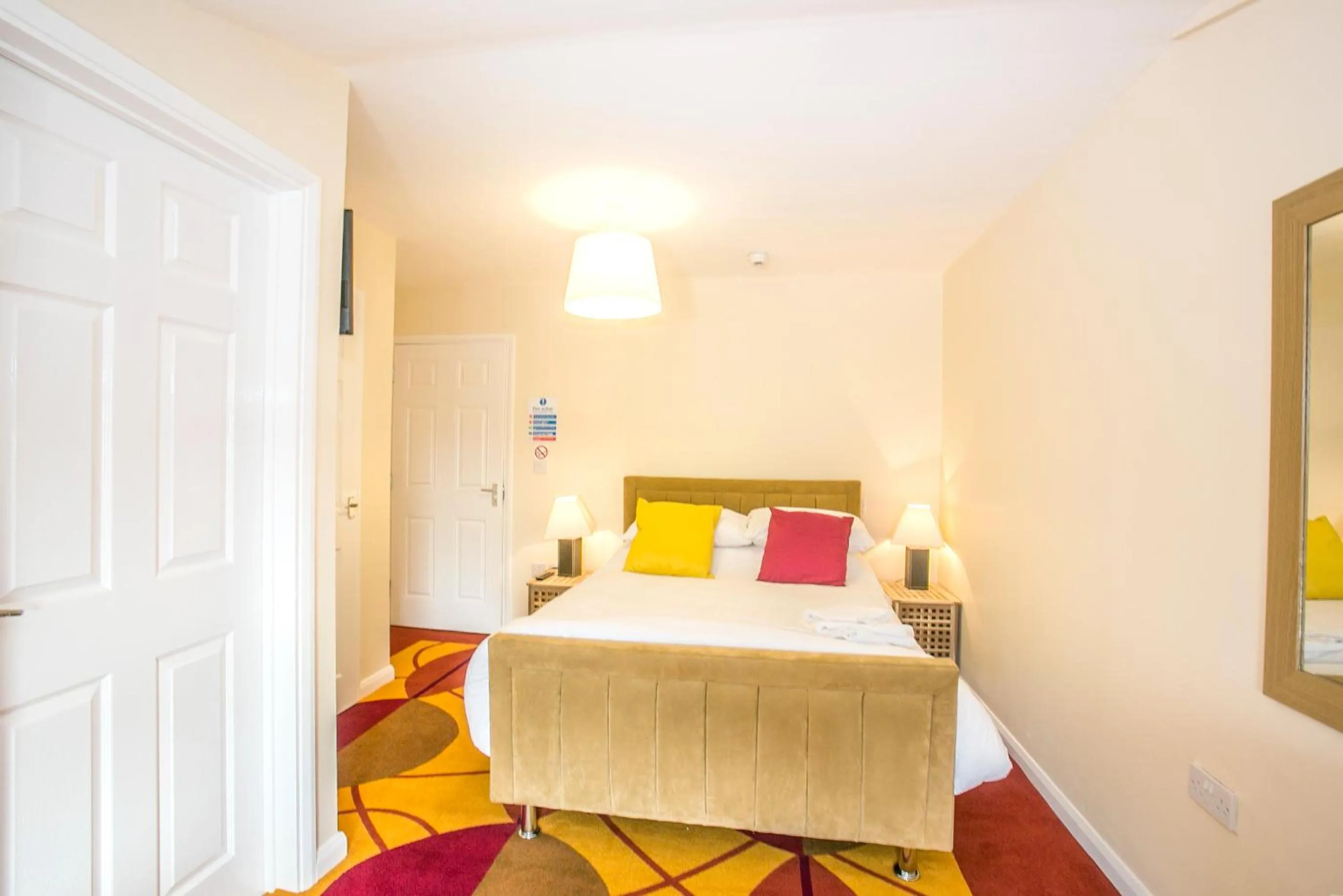 Photo of the whole room, Bed in The Brown Horse Hotel