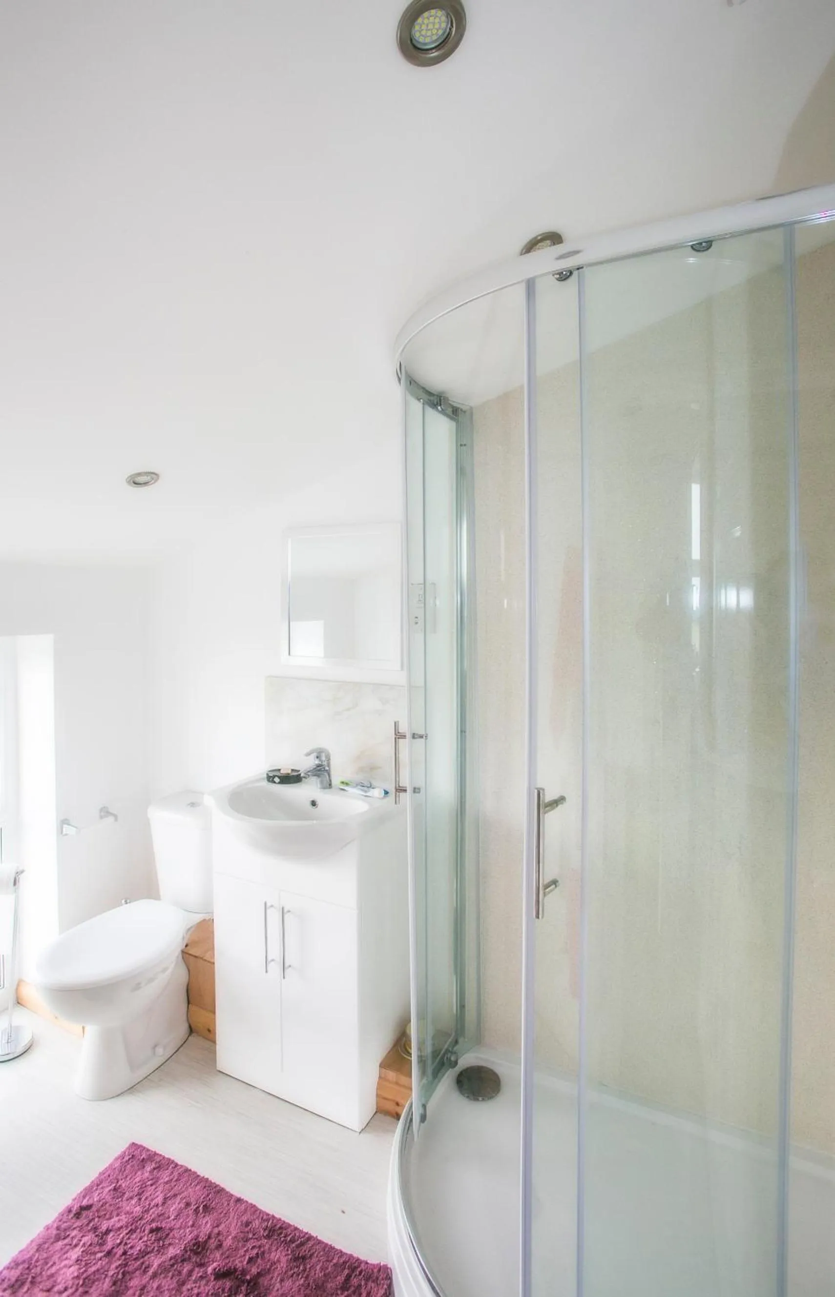 Bathroom in The Brown Horse Hotel