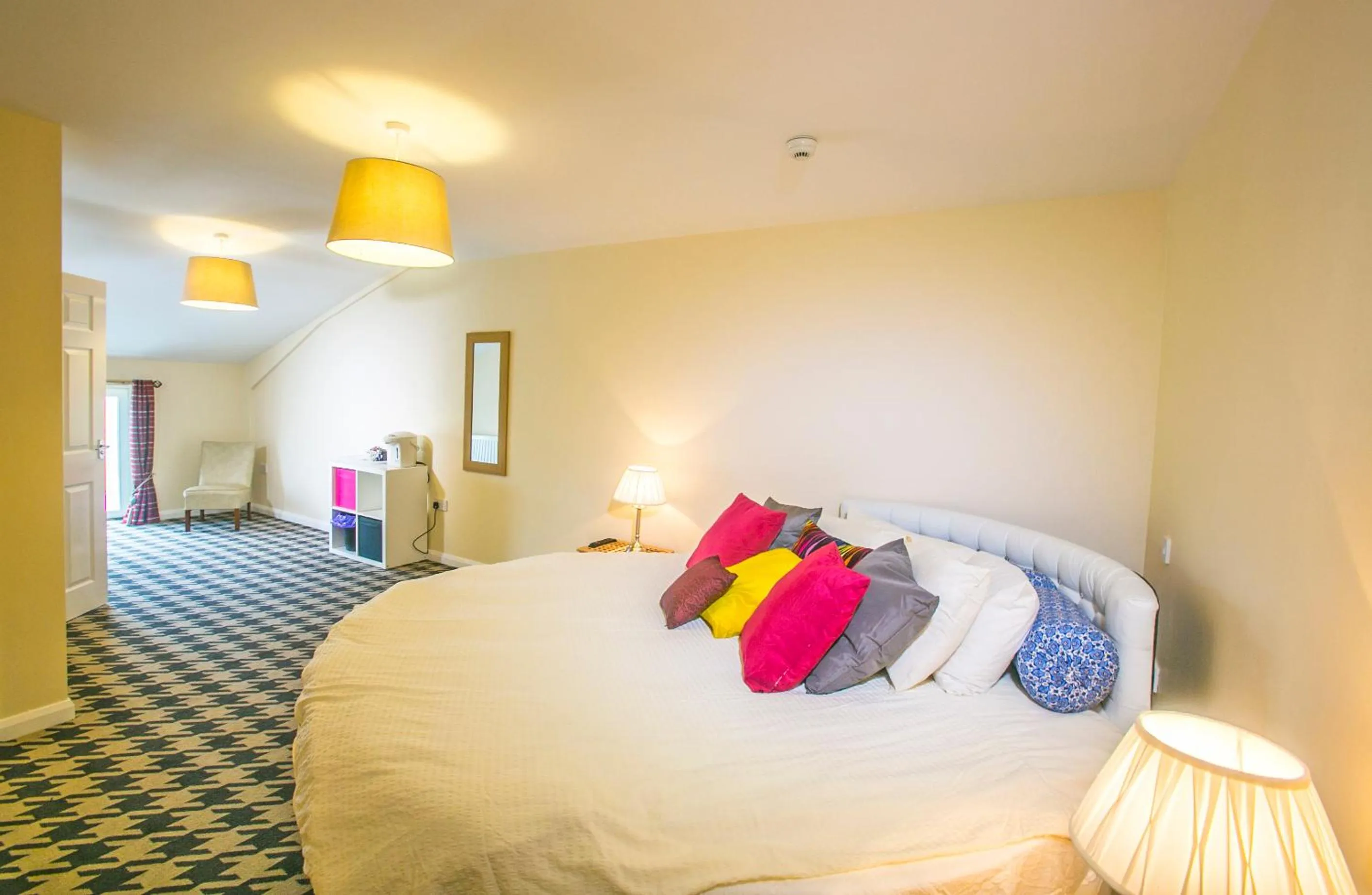 Photo of the whole room, Bed in The Brown Horse Hotel