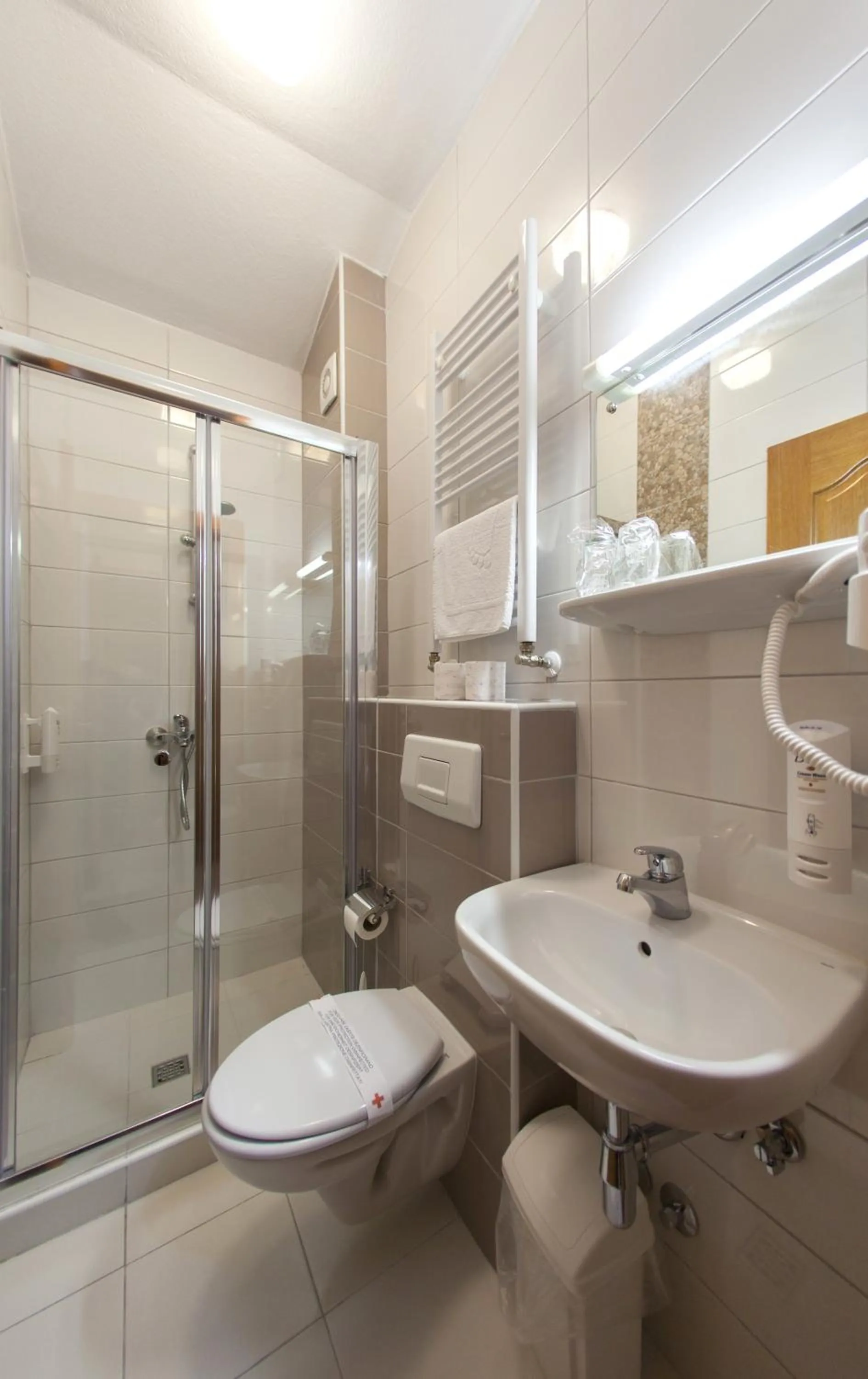 Bathroom in Hotel Almira