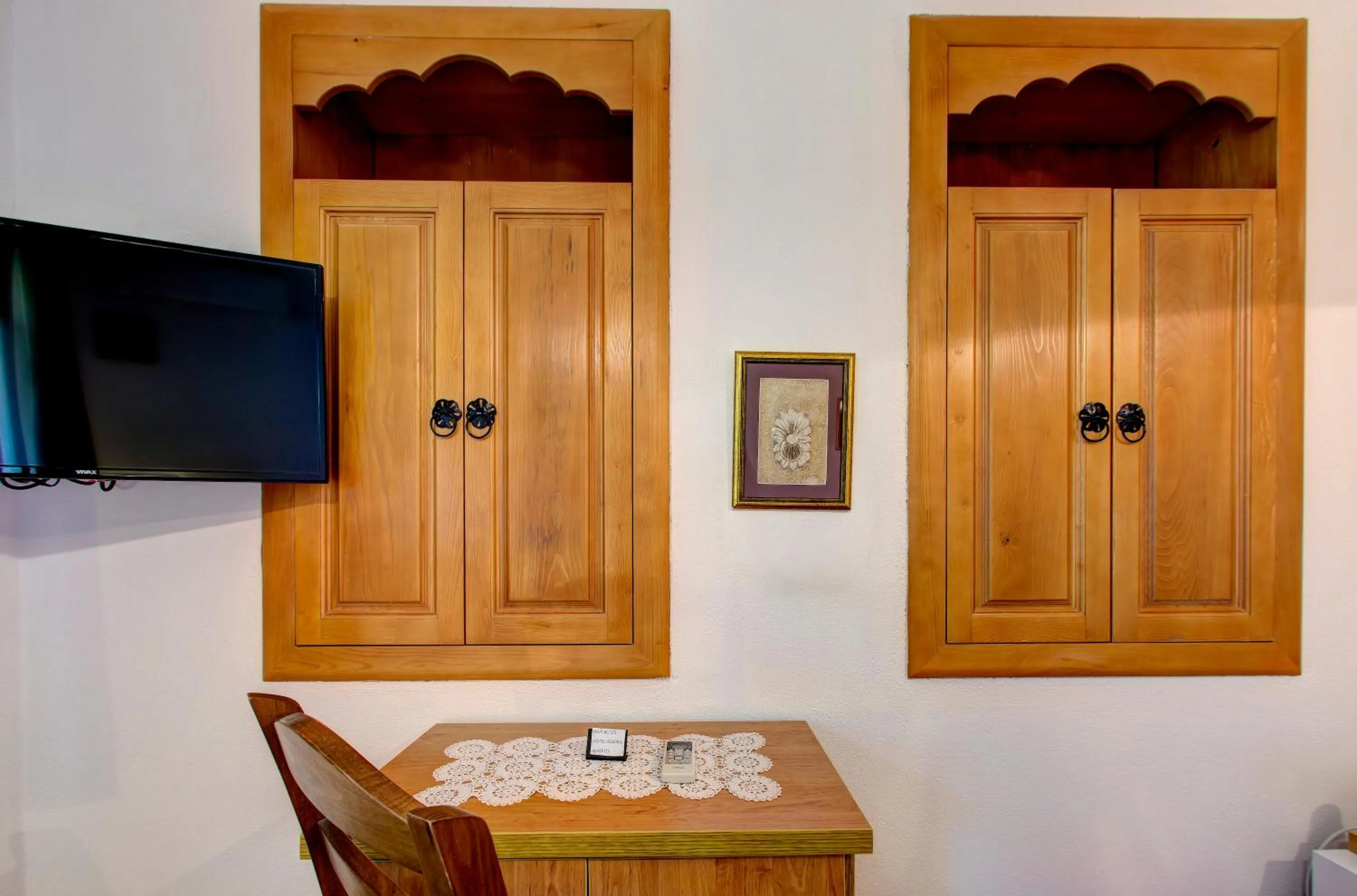 TV and multimedia in Hotel Almira