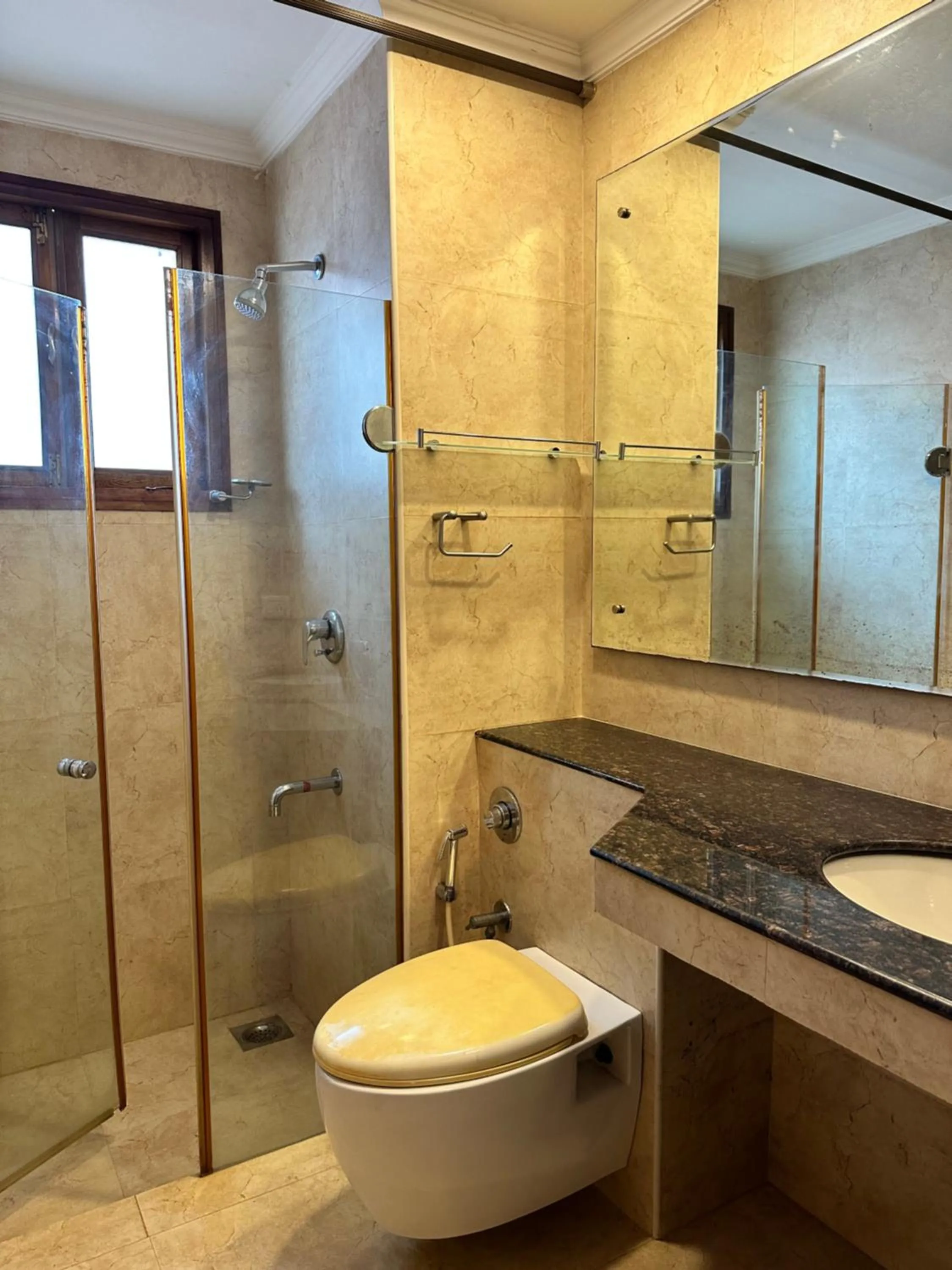 Shower in Riviera Hermitage