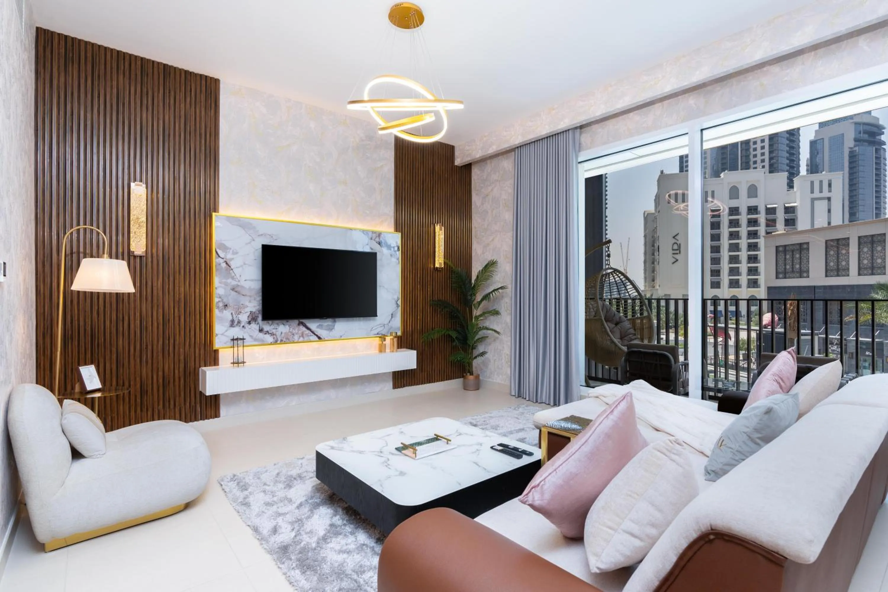 TV and multimedia in Globalstay Creek Horizon Modern Apartments