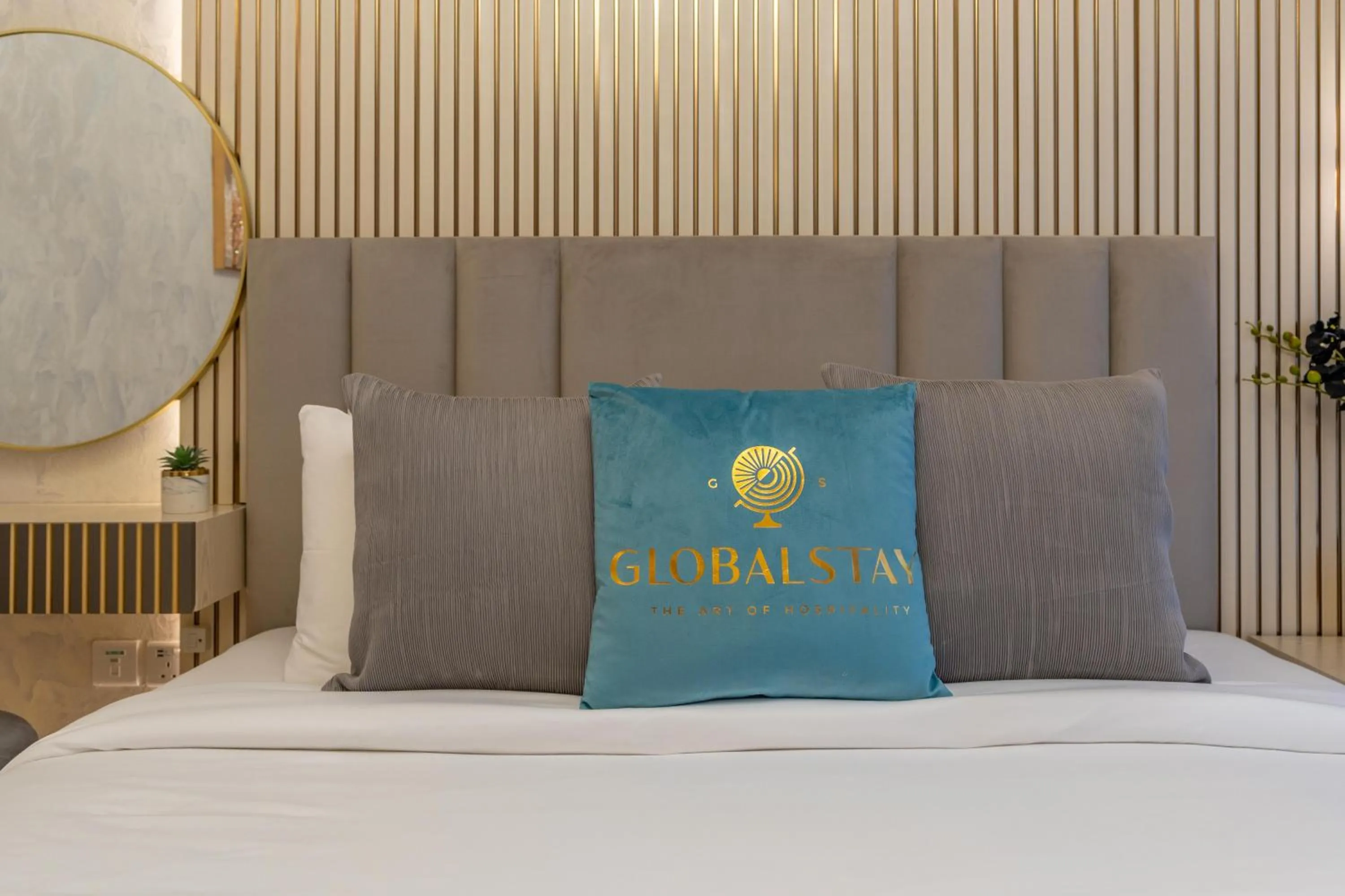 Bed in Globalstay Creek Horizon Modern Apartments