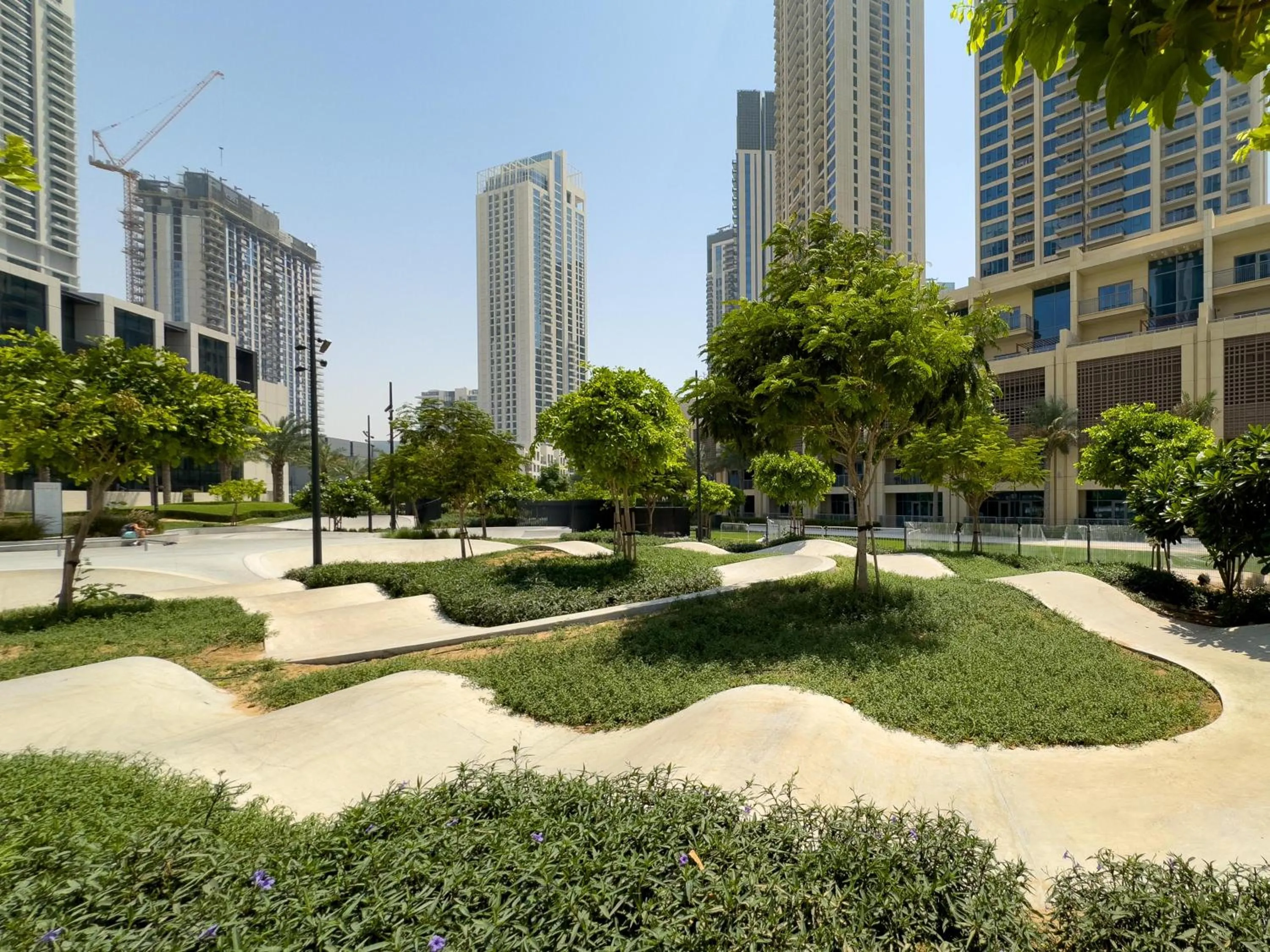 Property building in Globalstay Creek Horizon Modern Apartments