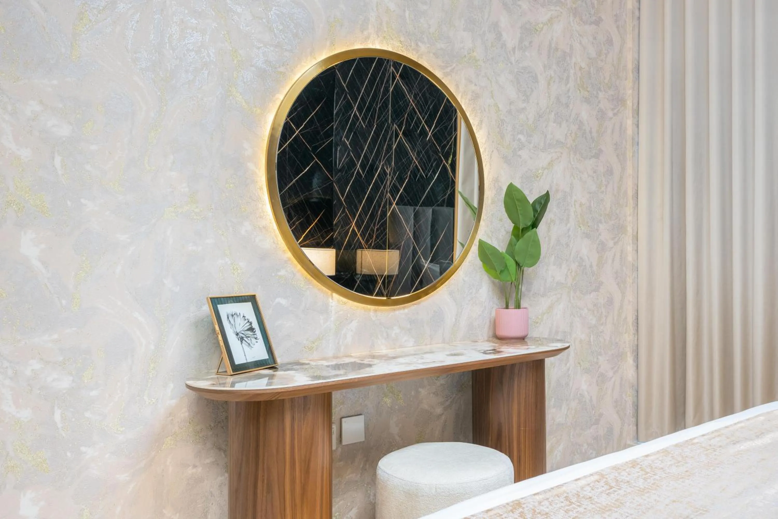 Bed in Globalstay Creek Horizon Modern Apartments