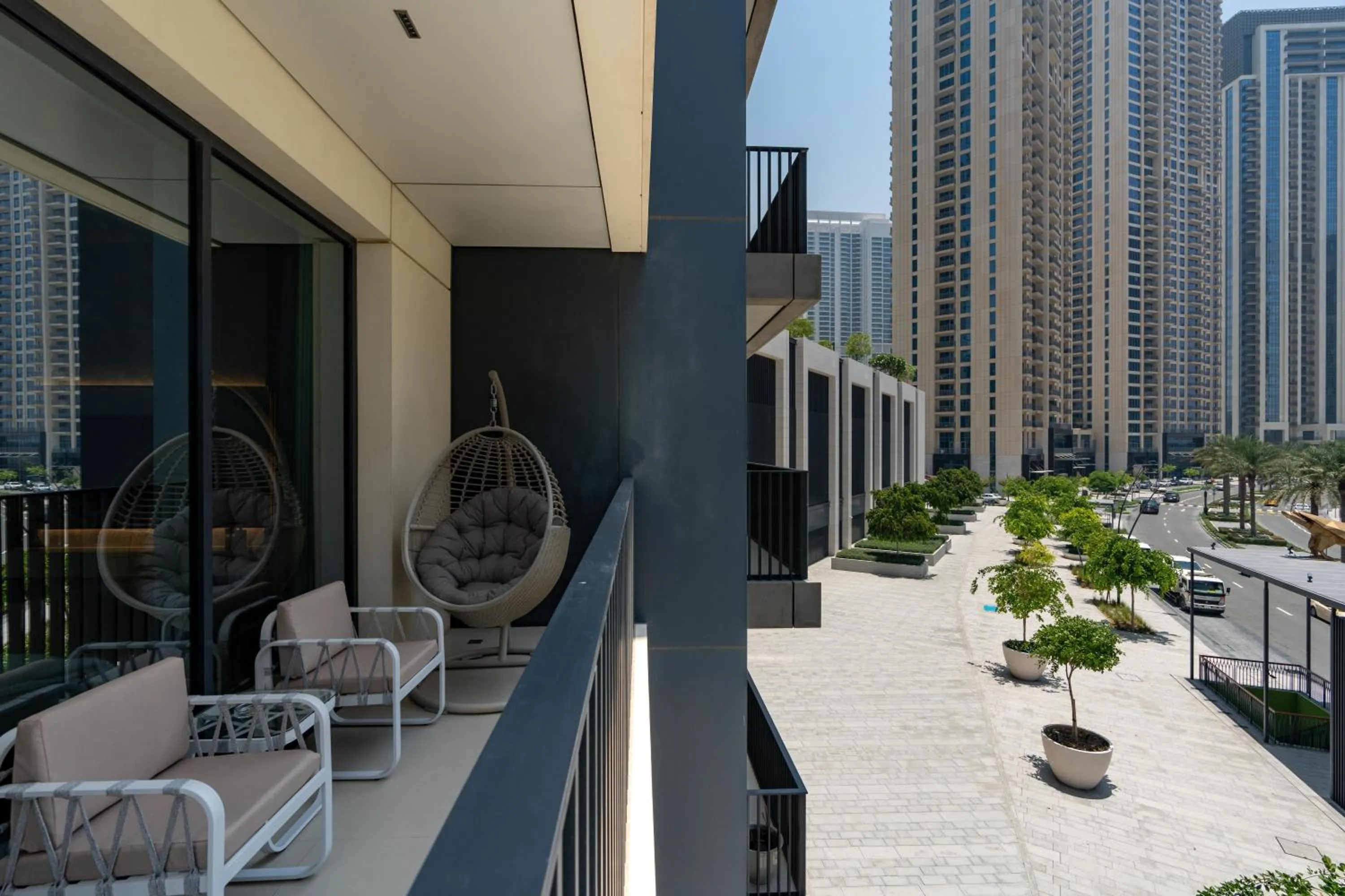 Property building in Globalstay Creek Horizon Modern Apartments