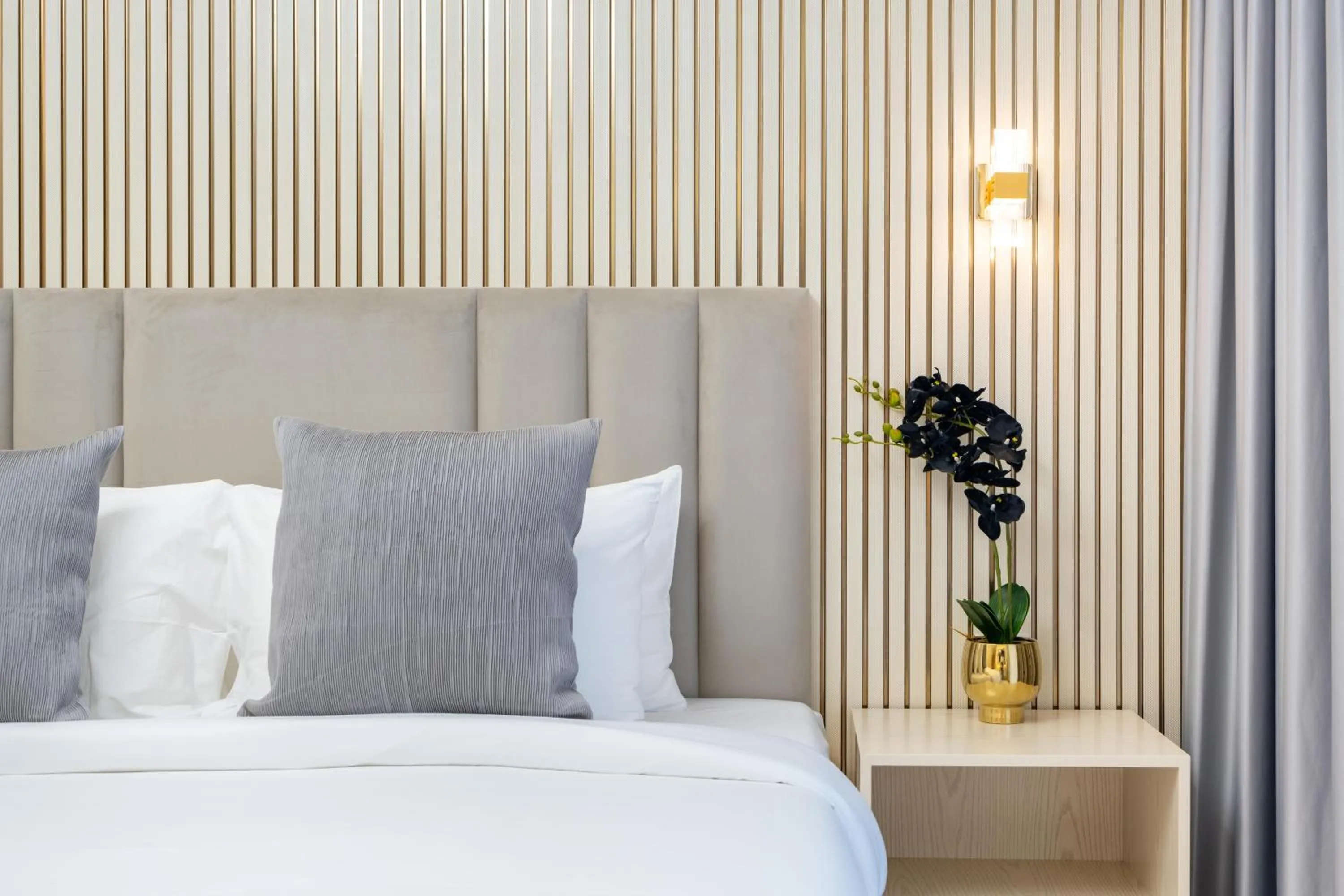 Bed in Globalstay Creek Horizon Modern Apartments