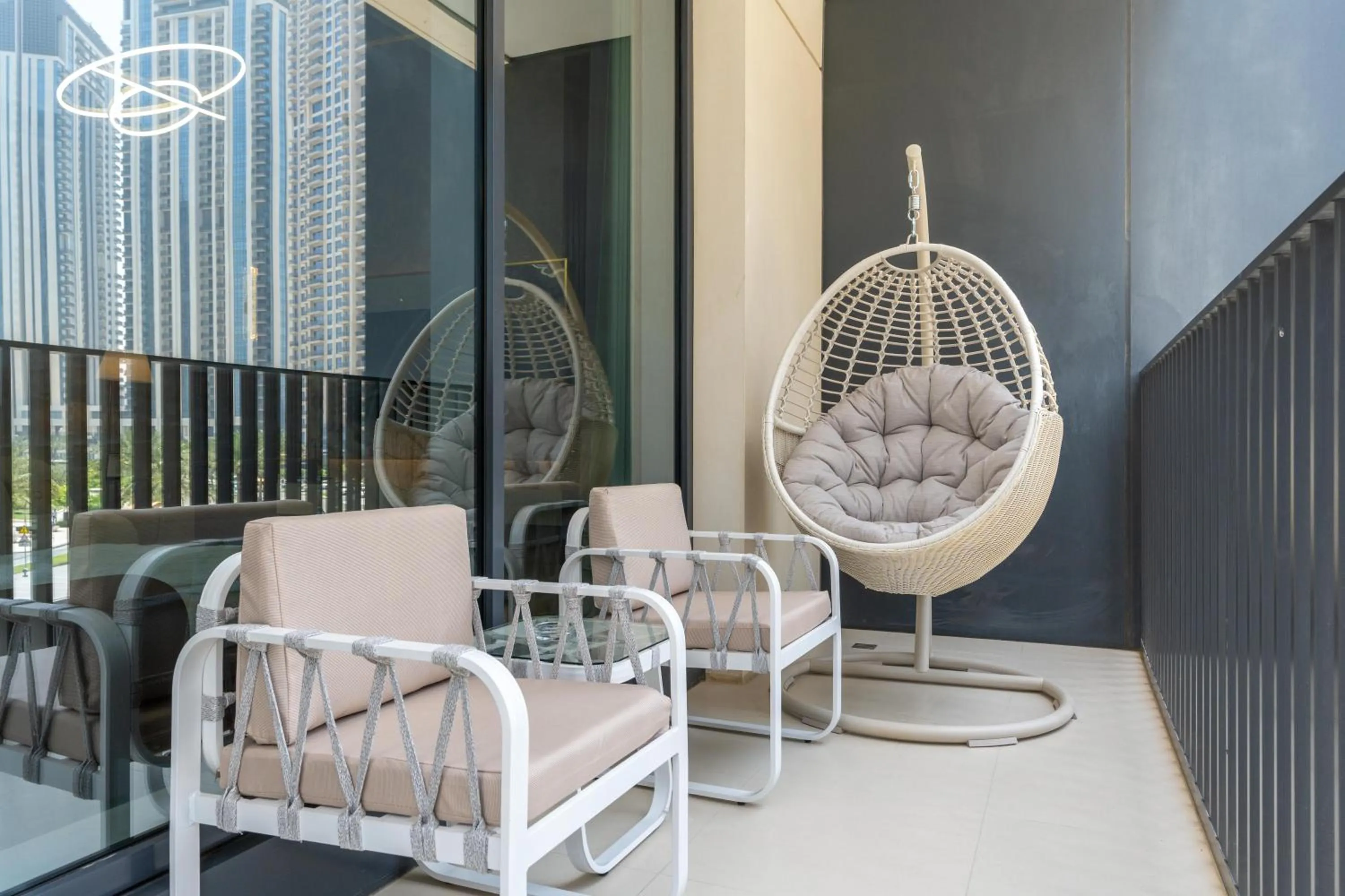 Patio in Globalstay Creek Horizon Modern Apartments