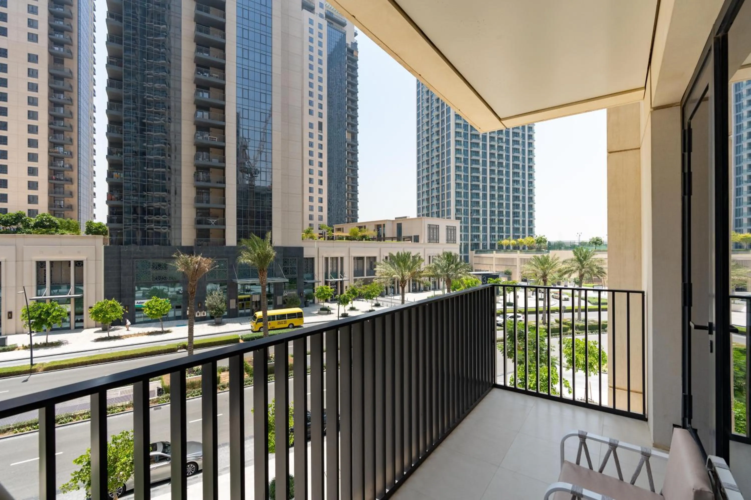 Property building in Globalstay Creek Horizon Modern Apartments