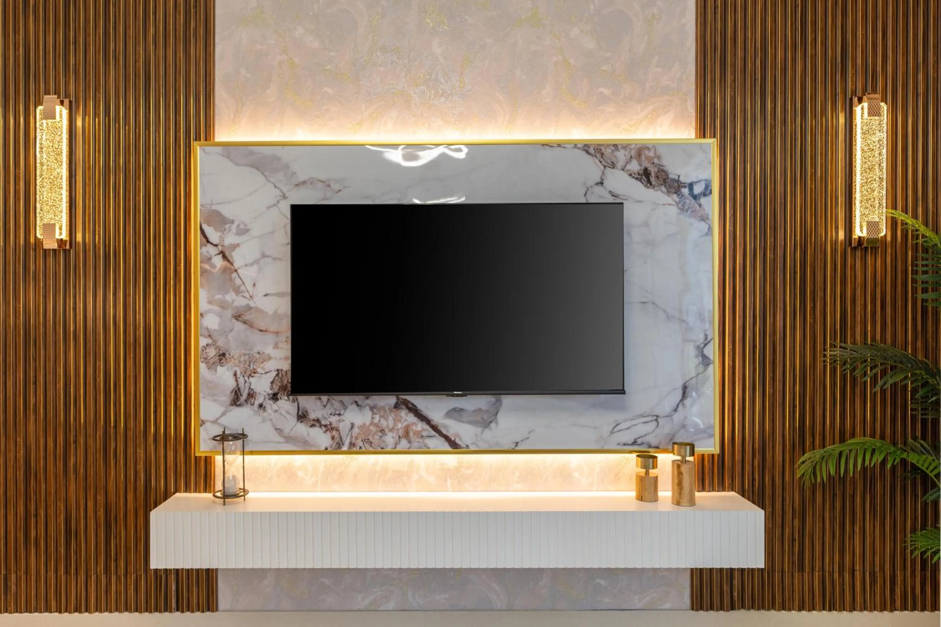 TV and multimedia in Globalstay Creek Horizon Modern Apartments