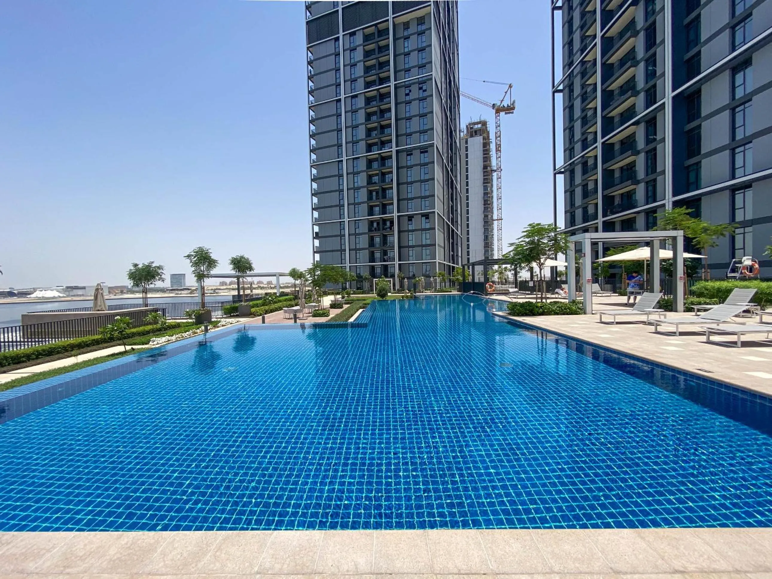 Property building in Globalstay Creek Horizon Modern Apartments