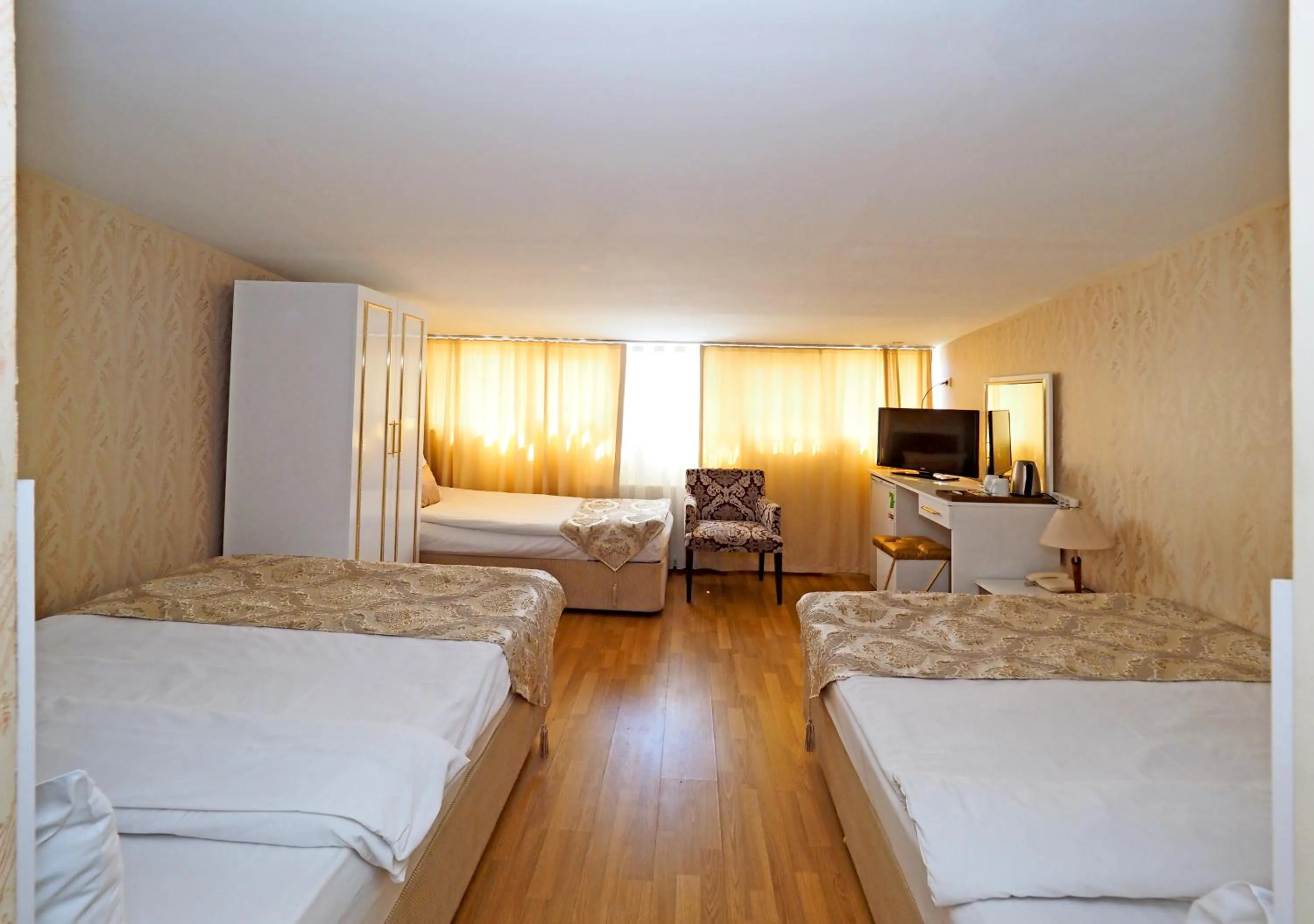 Photo of the whole room, Bed in Nagehan Hotel Old City